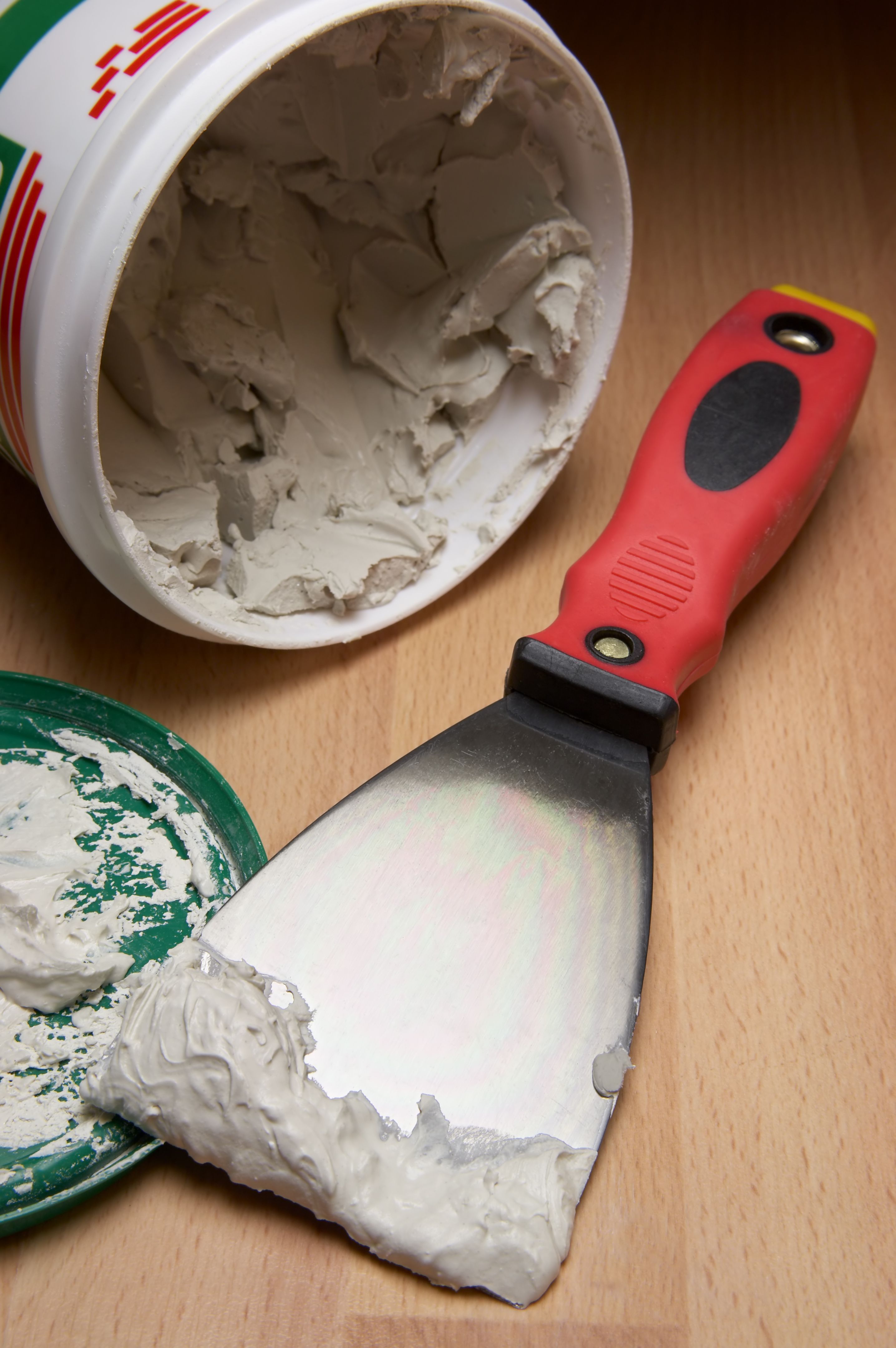 applying joint compound