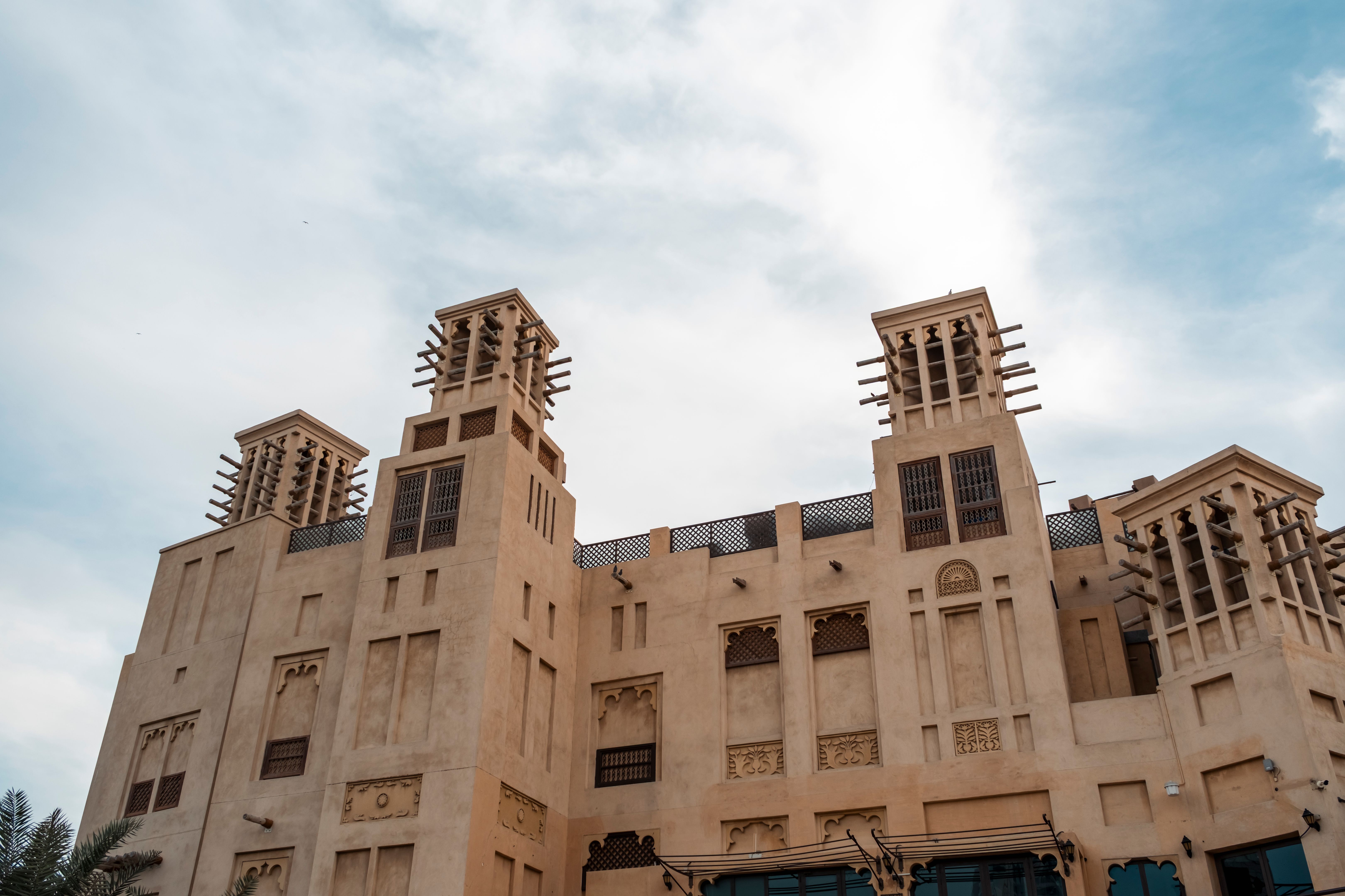 traditional dubai neighborhood