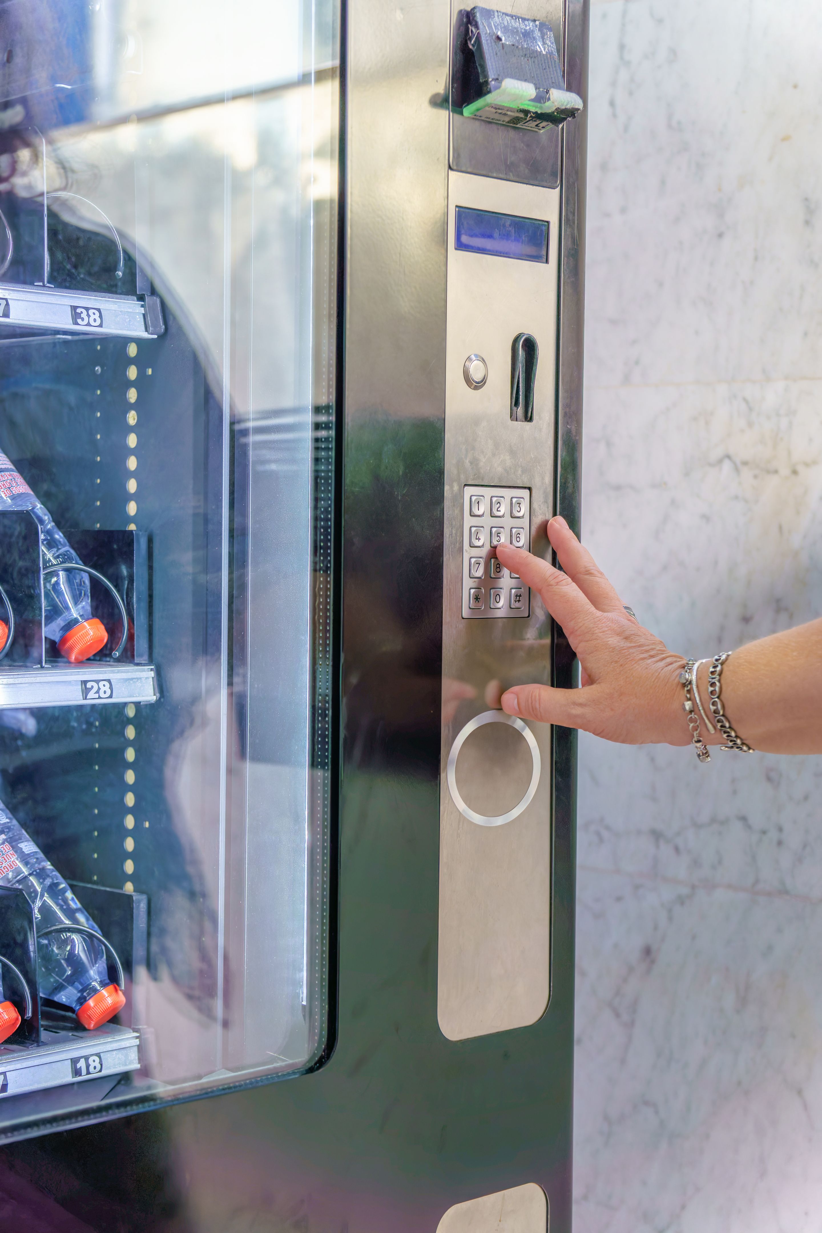 snack and beverage vending