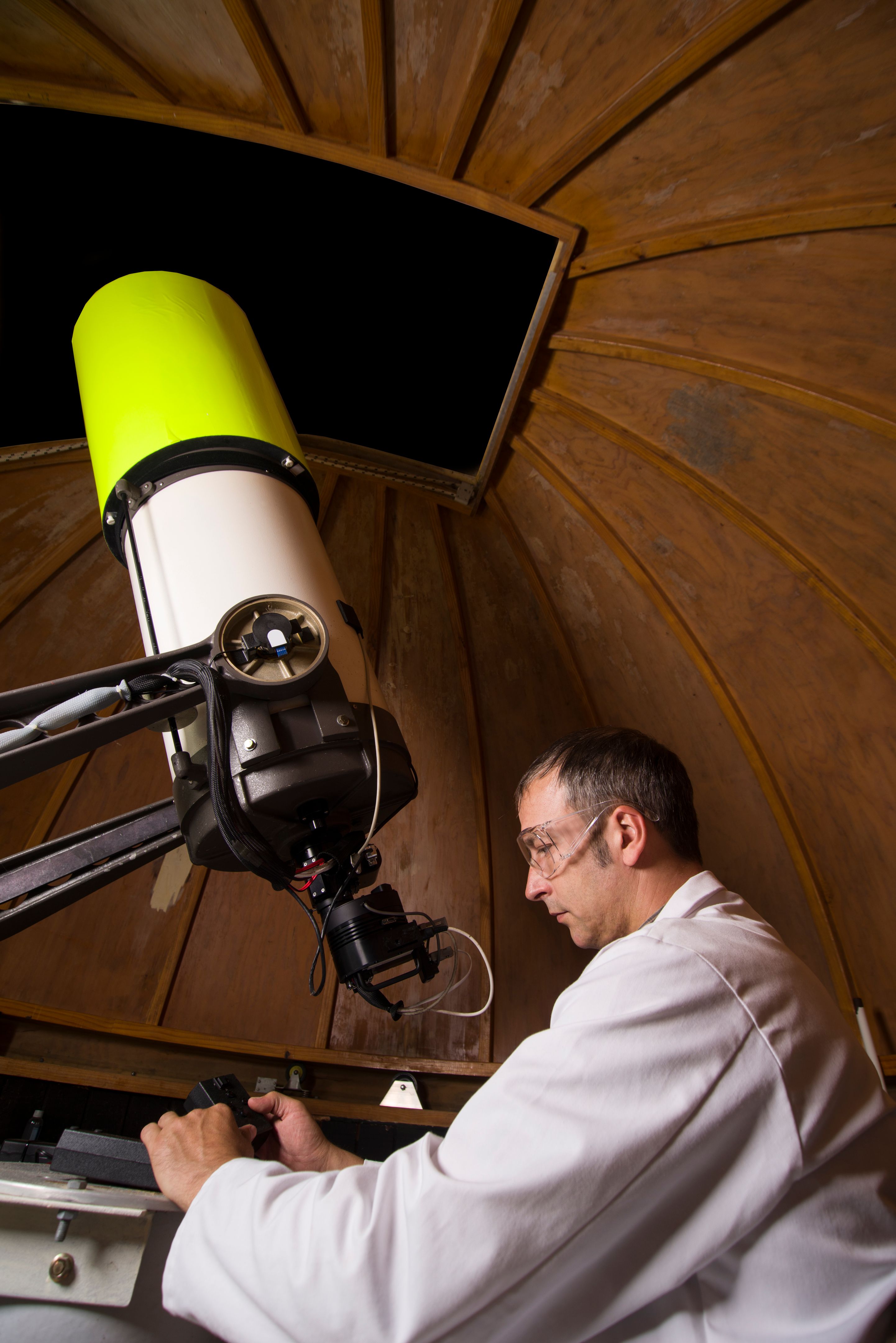 scientist telescope