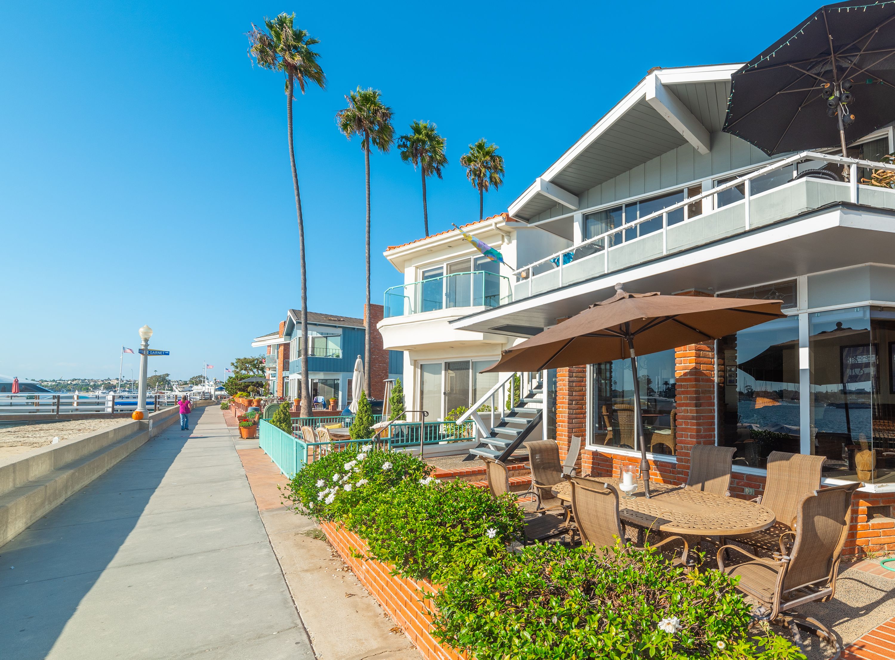 Houses by the sea in Balboa Island Houses by the sea in Balboa Island
