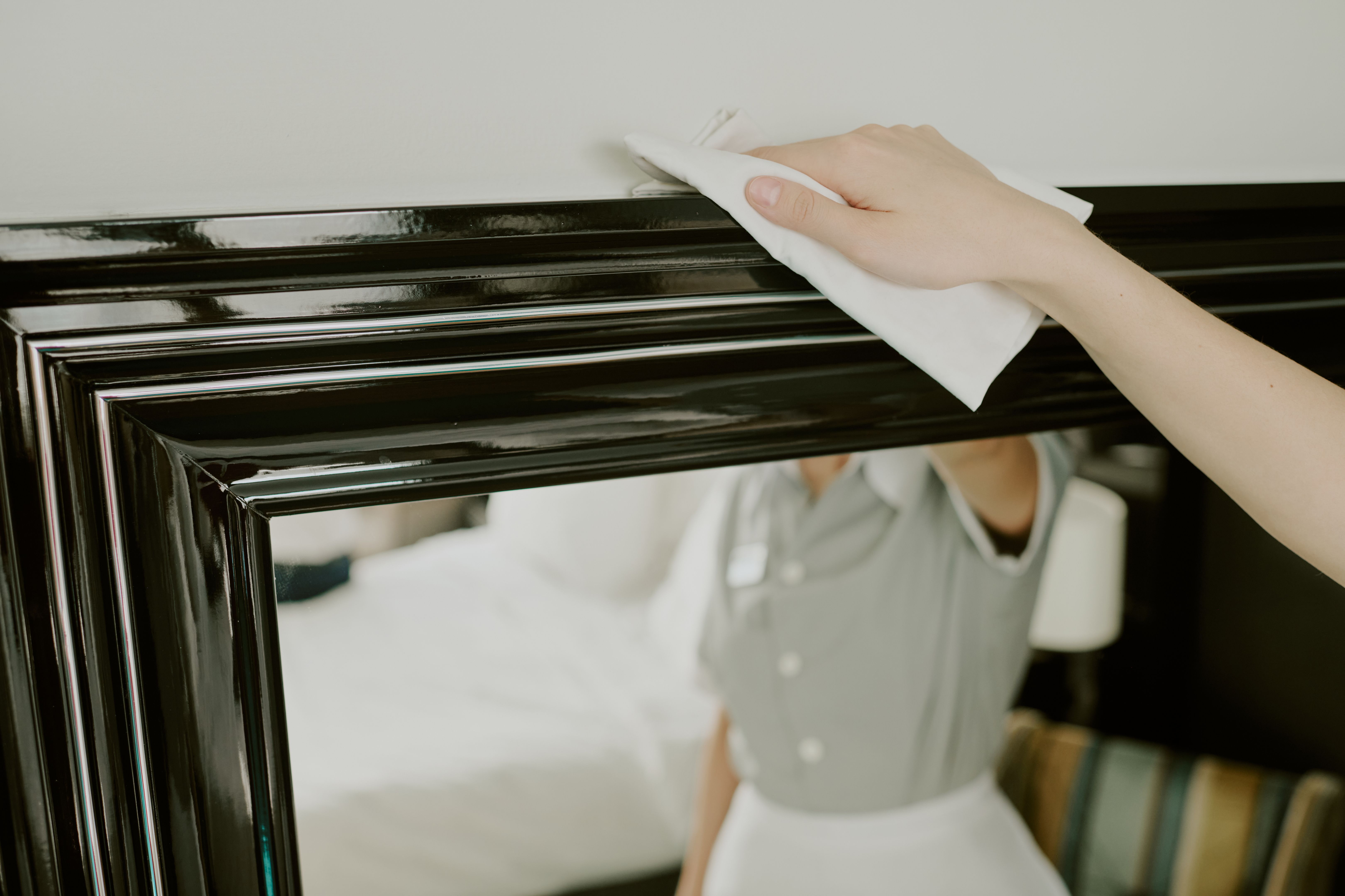 mirror cleaning technique