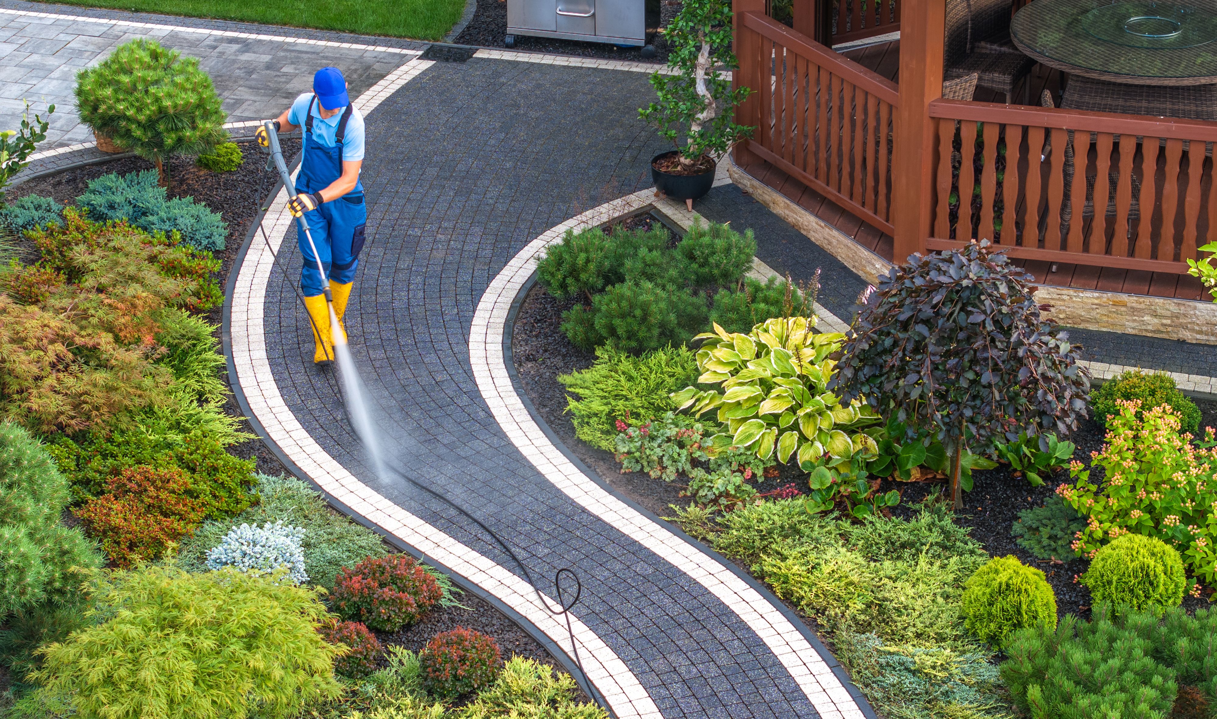 pressure washing home
