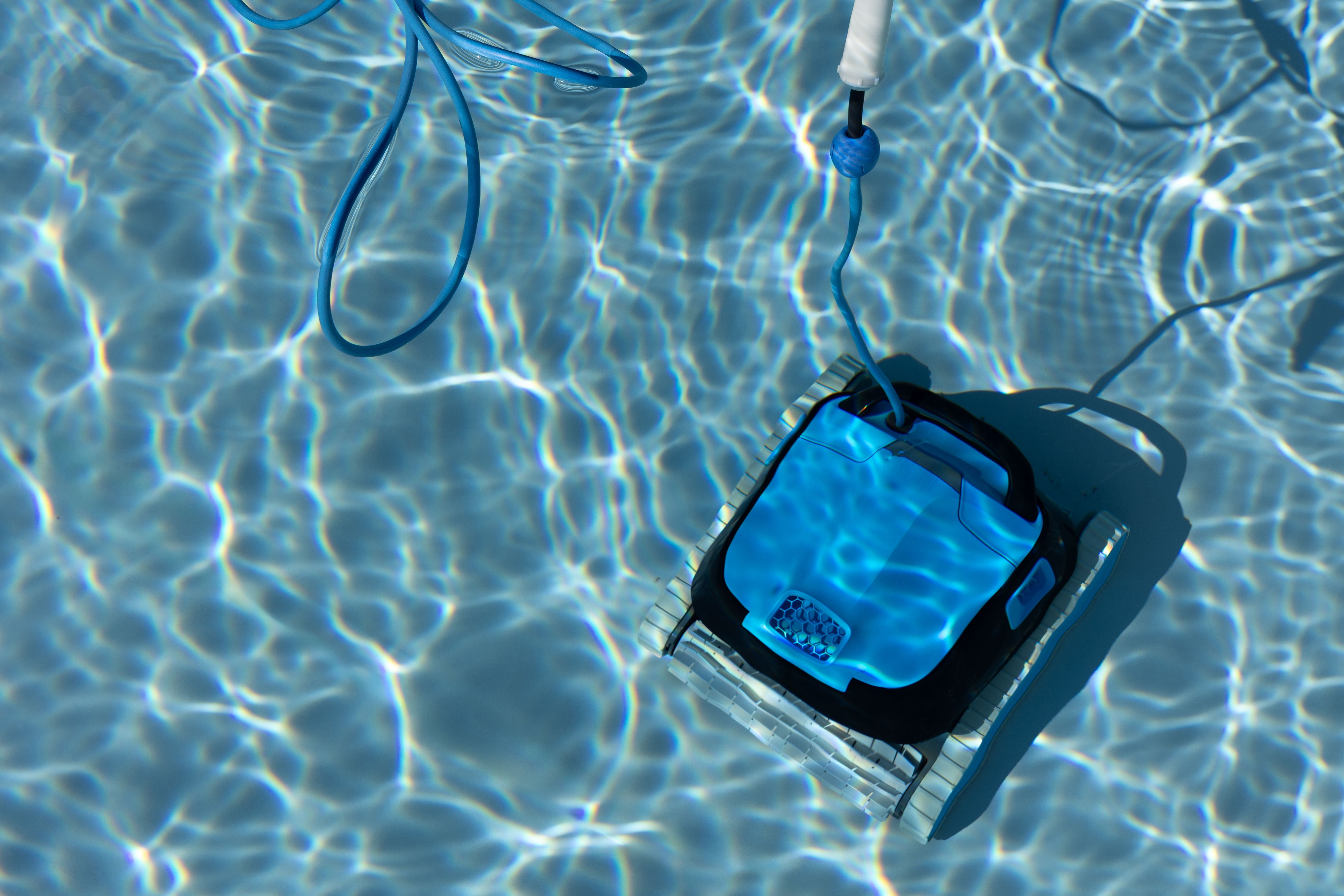 pool cleaning tools