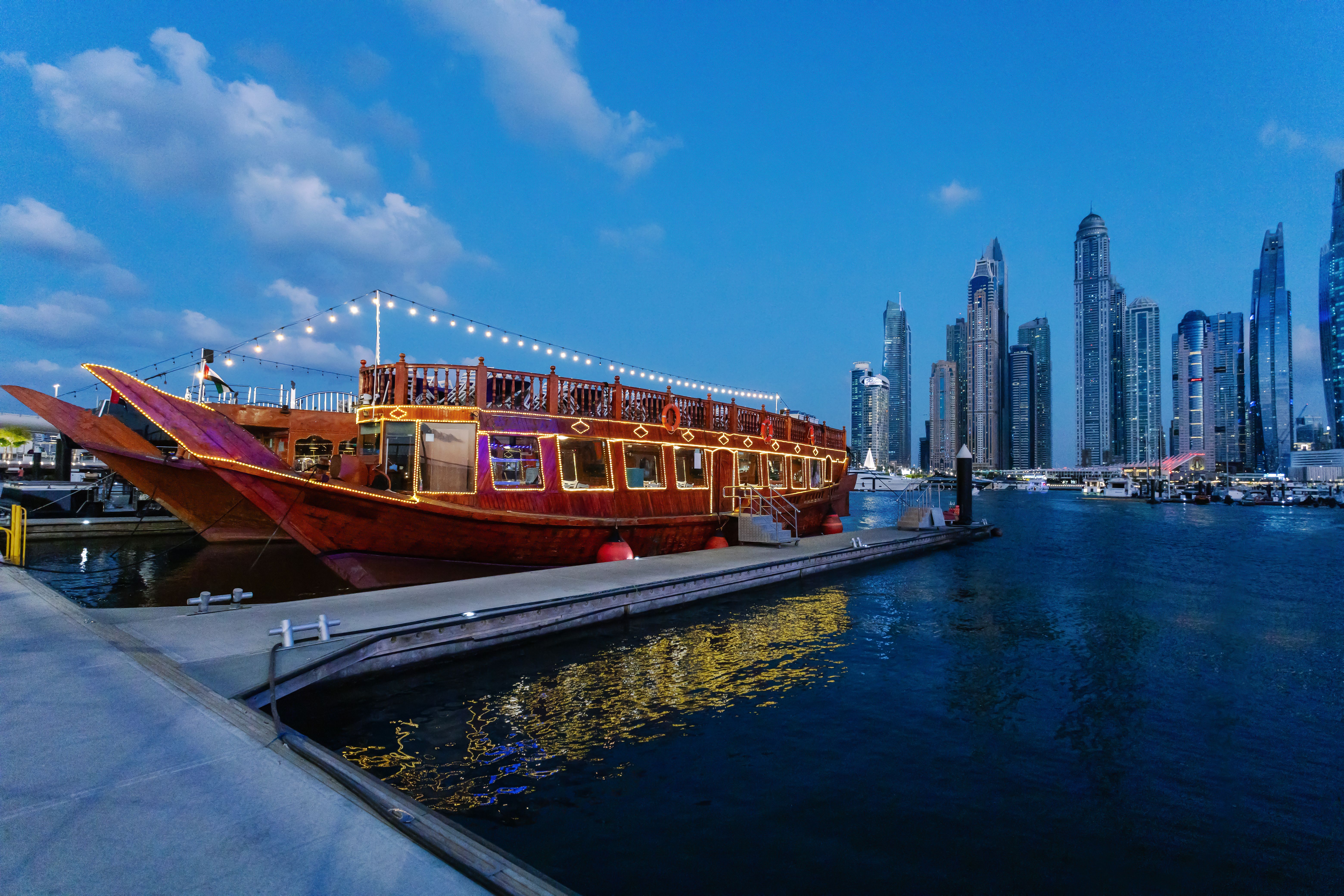 dubai marina cruise