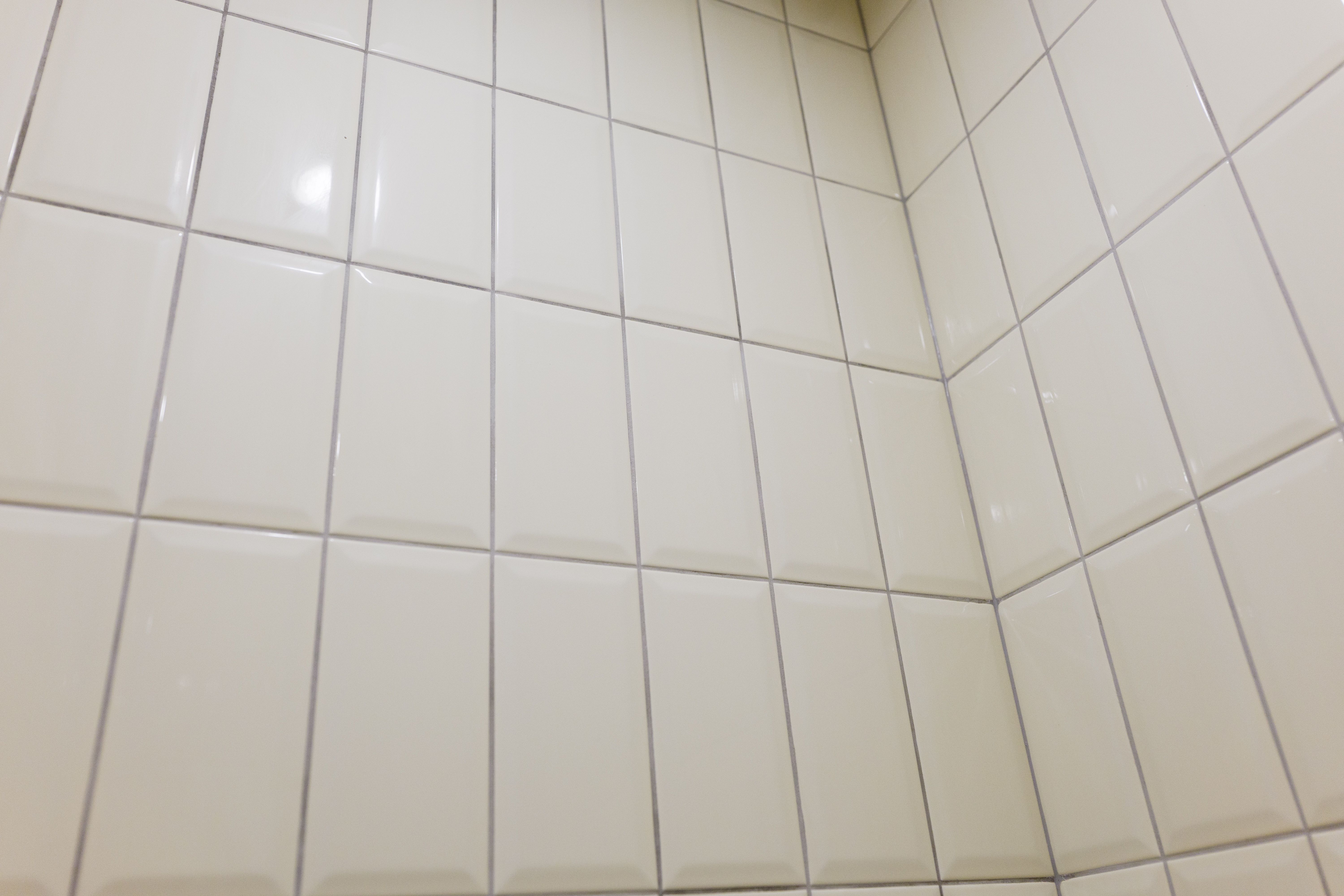 textured bathroom tiles