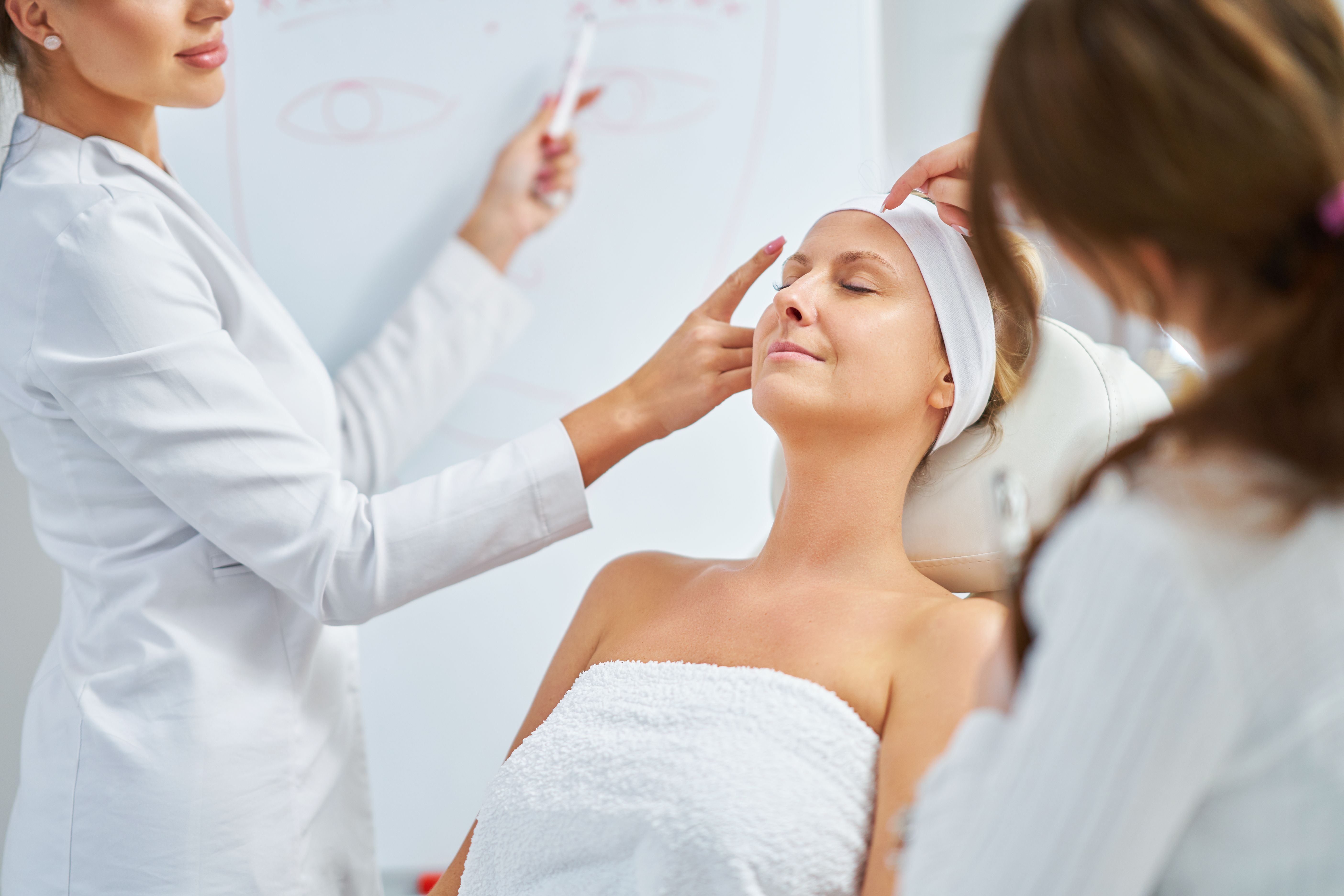 Skincare and Beauty Training: A Comprehensive Guide to Becoming an Esthetician