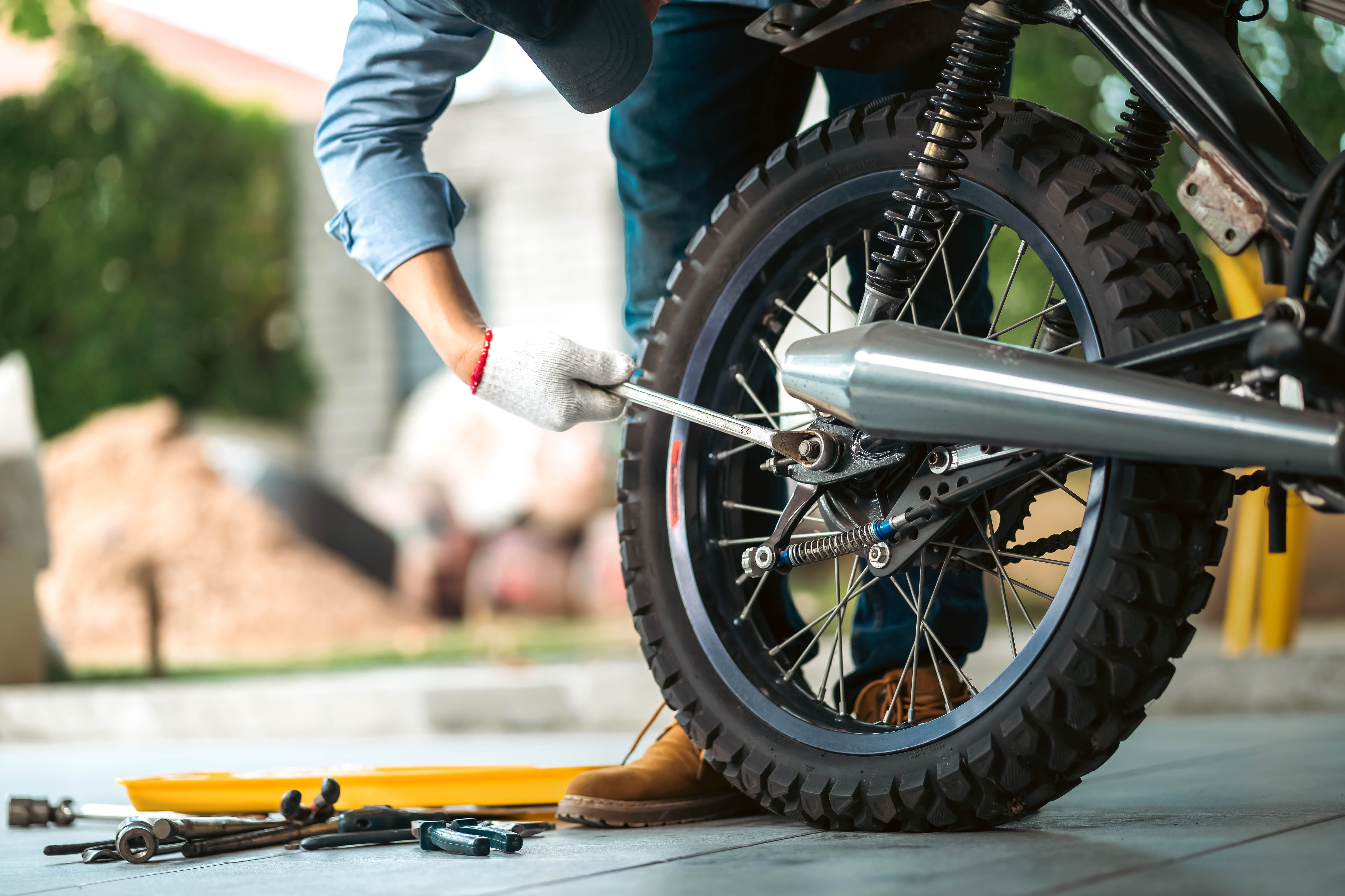 check motorcycle tire