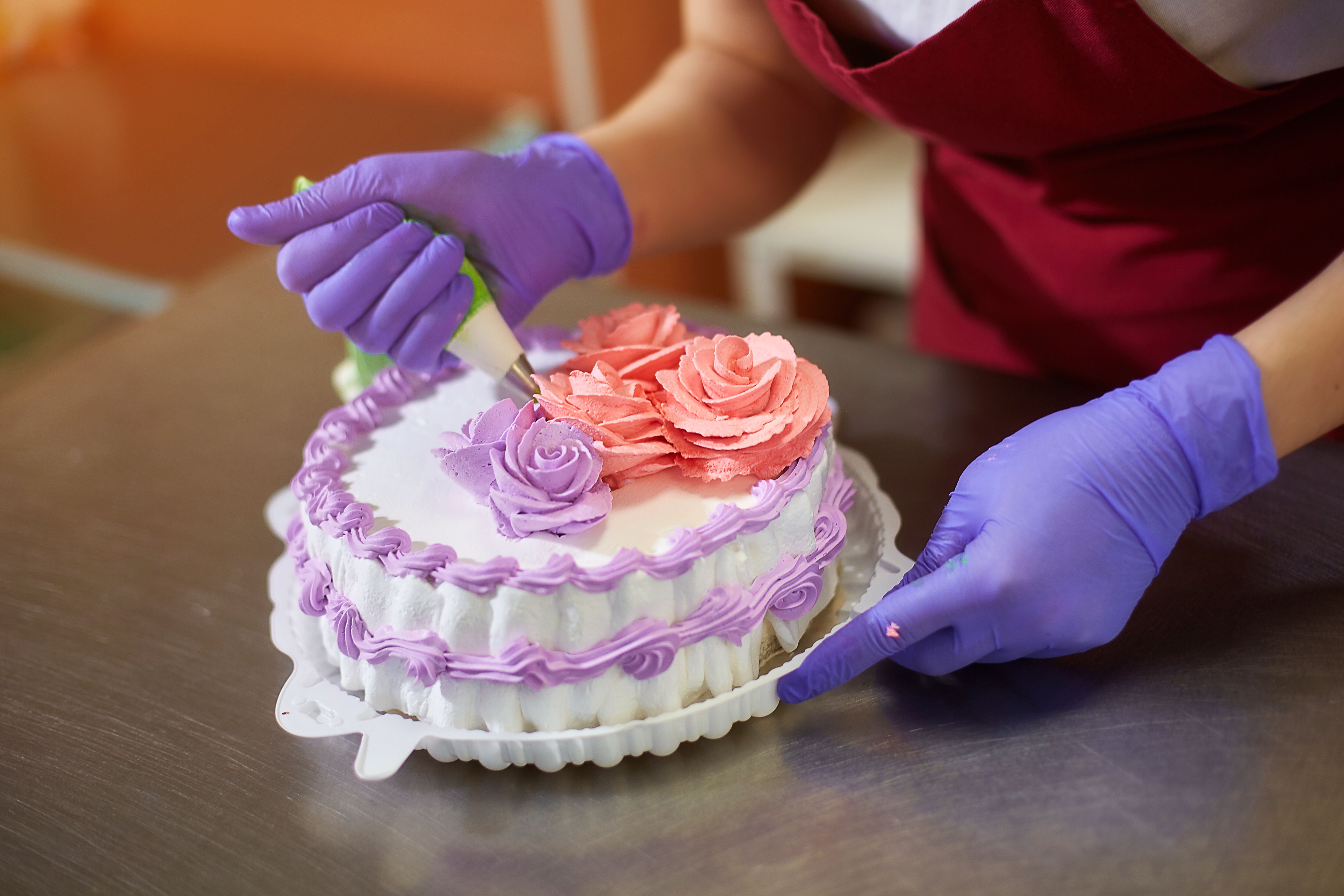 electric cake decorating