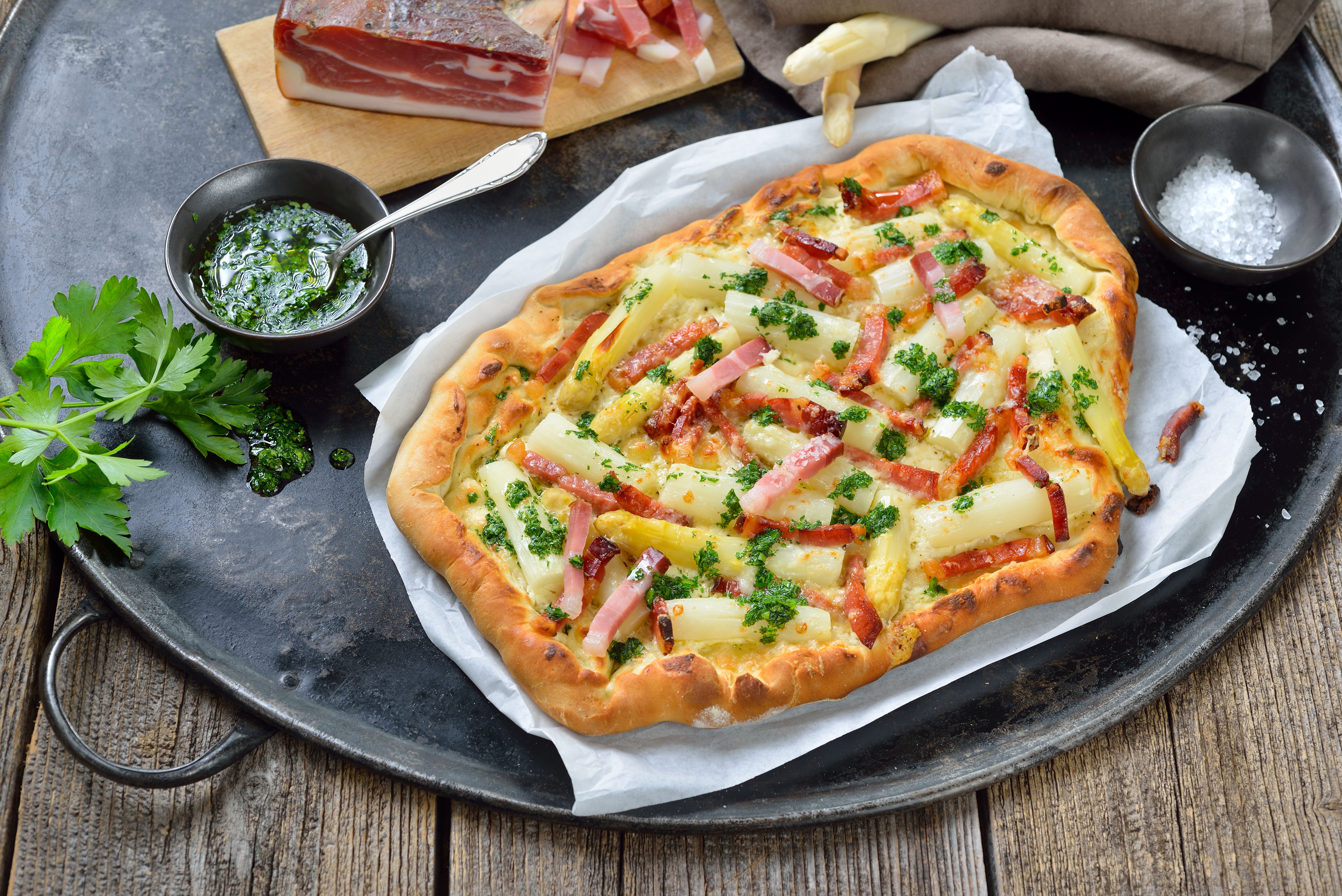 asparagus pizza