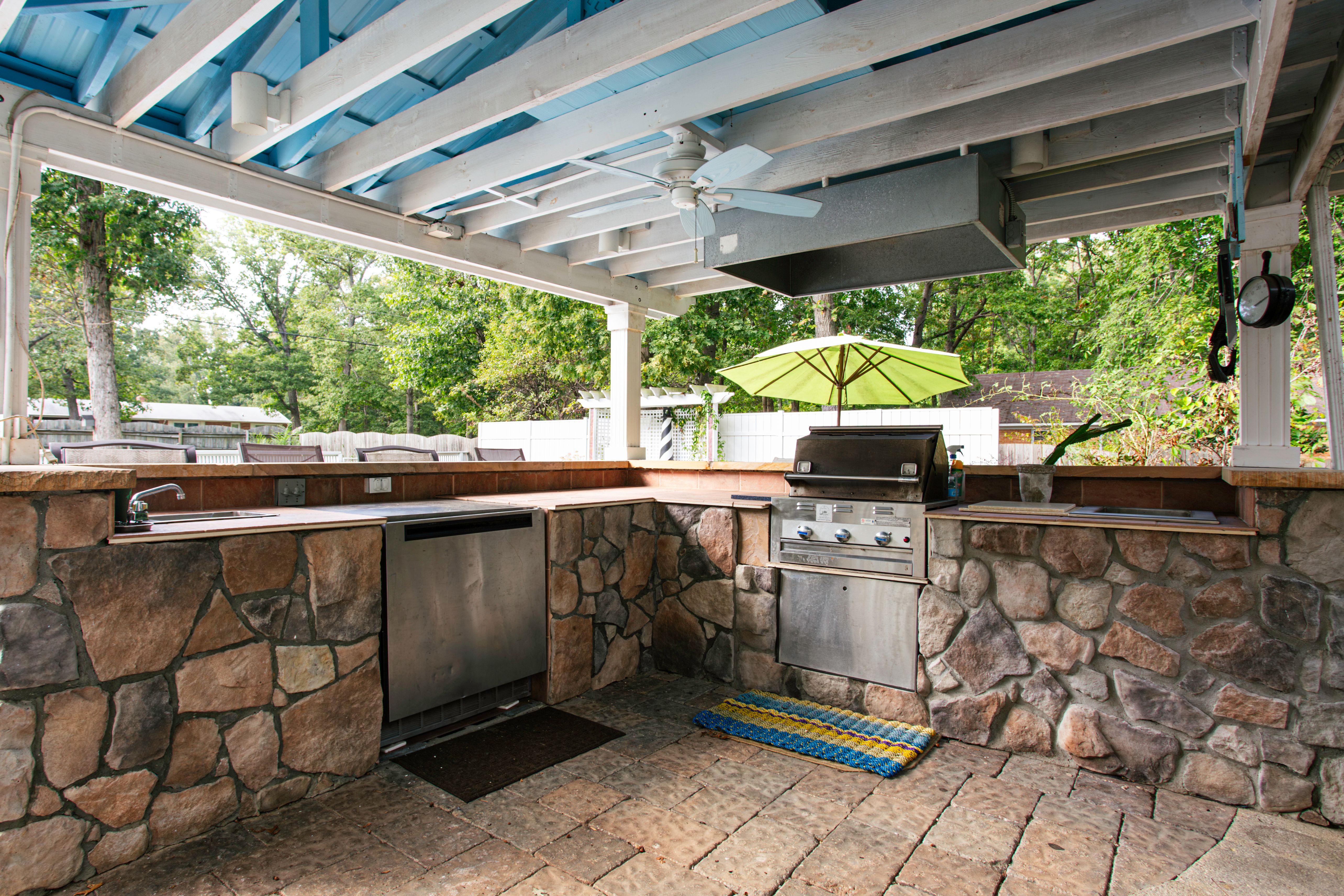 pergola outdoor kitchen