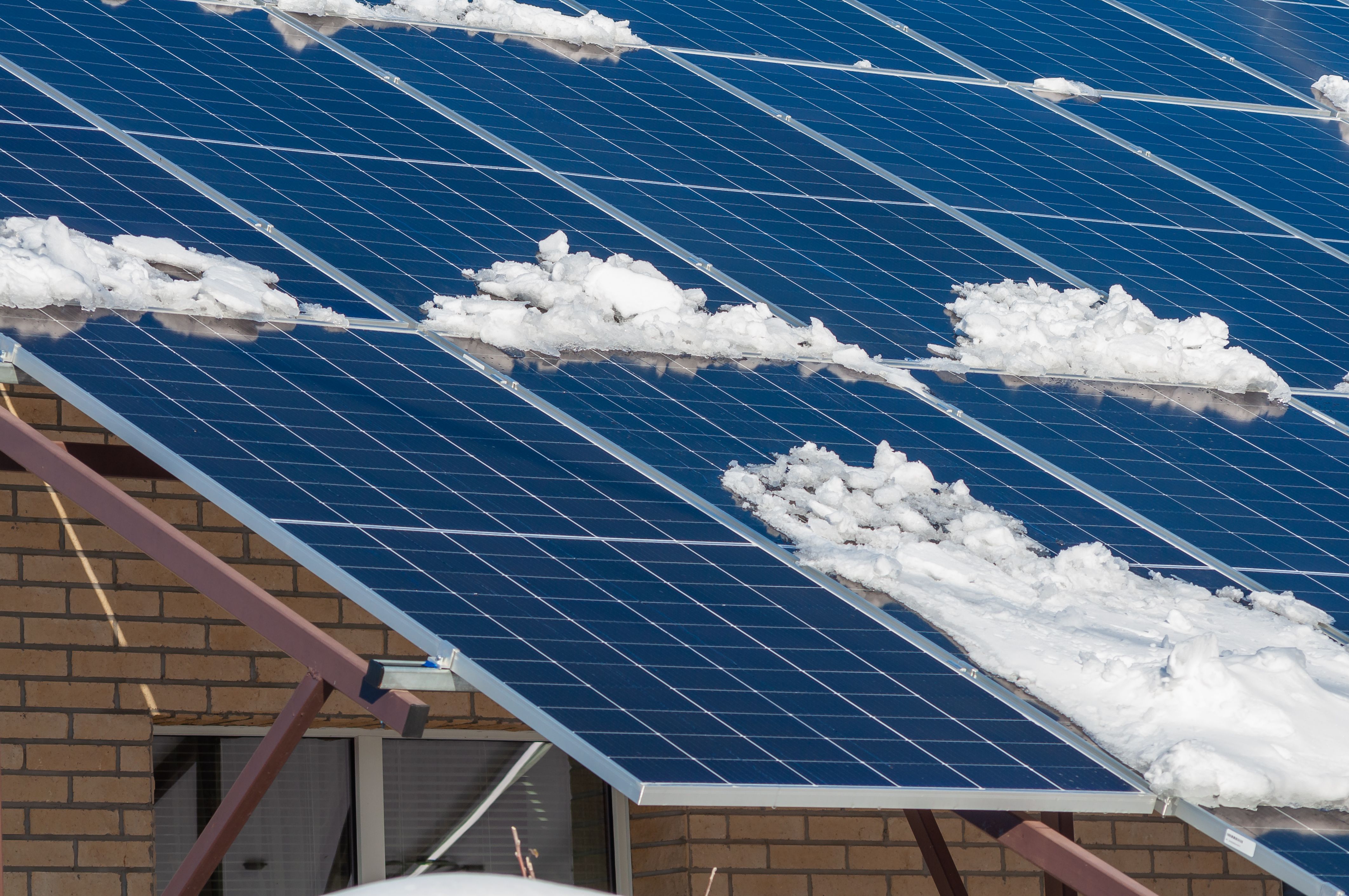 solar panels winter