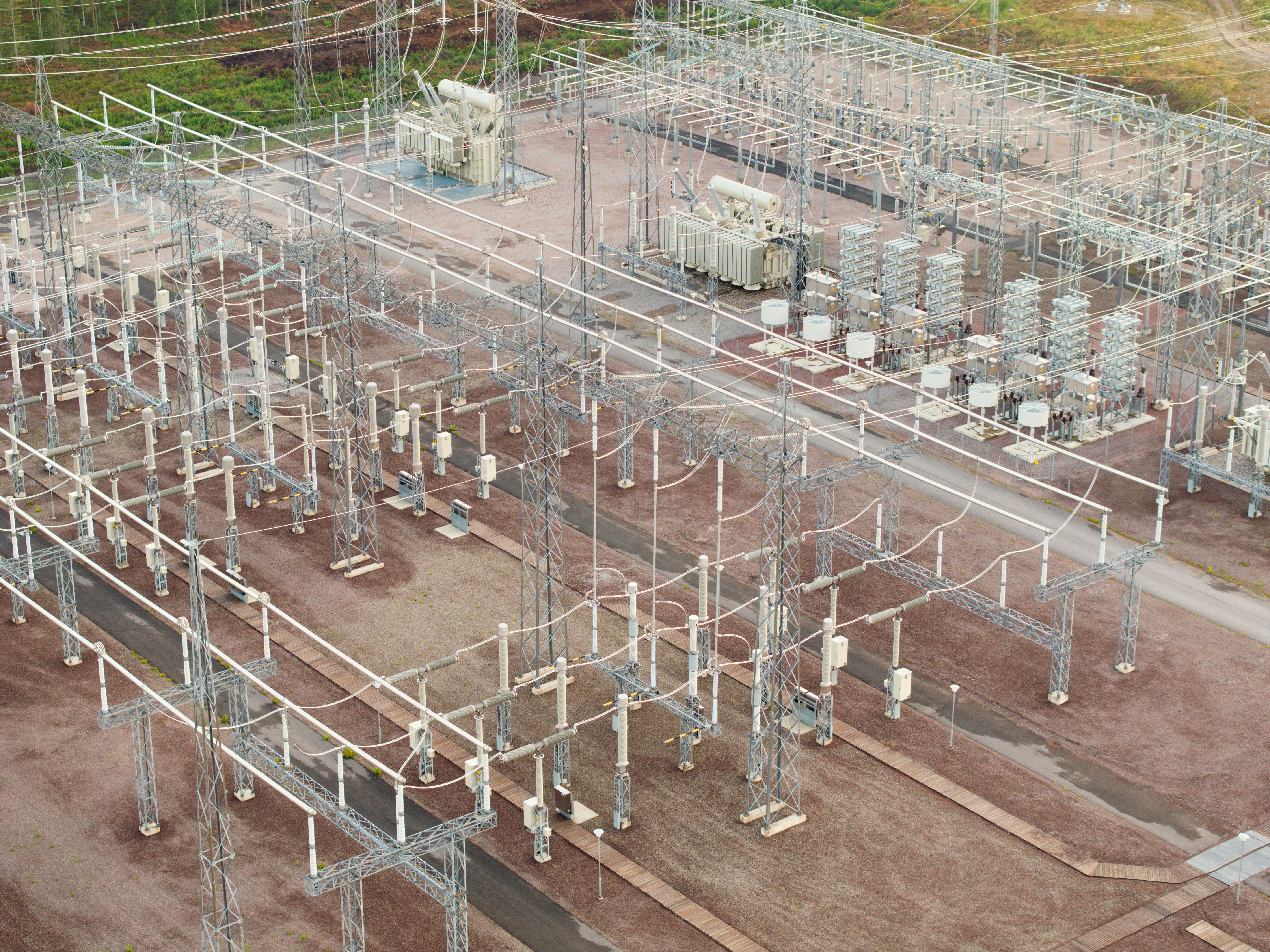 Large electrical substation for power transformation and distribution