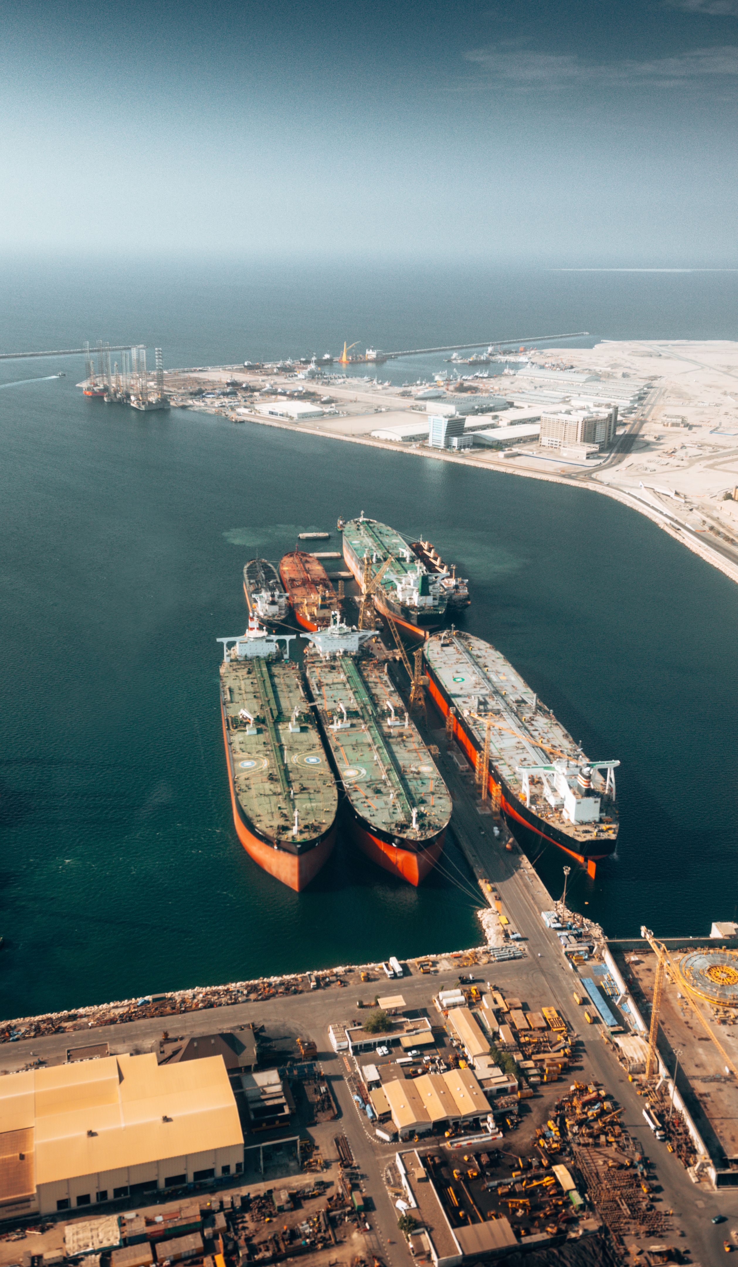 UAE oil export