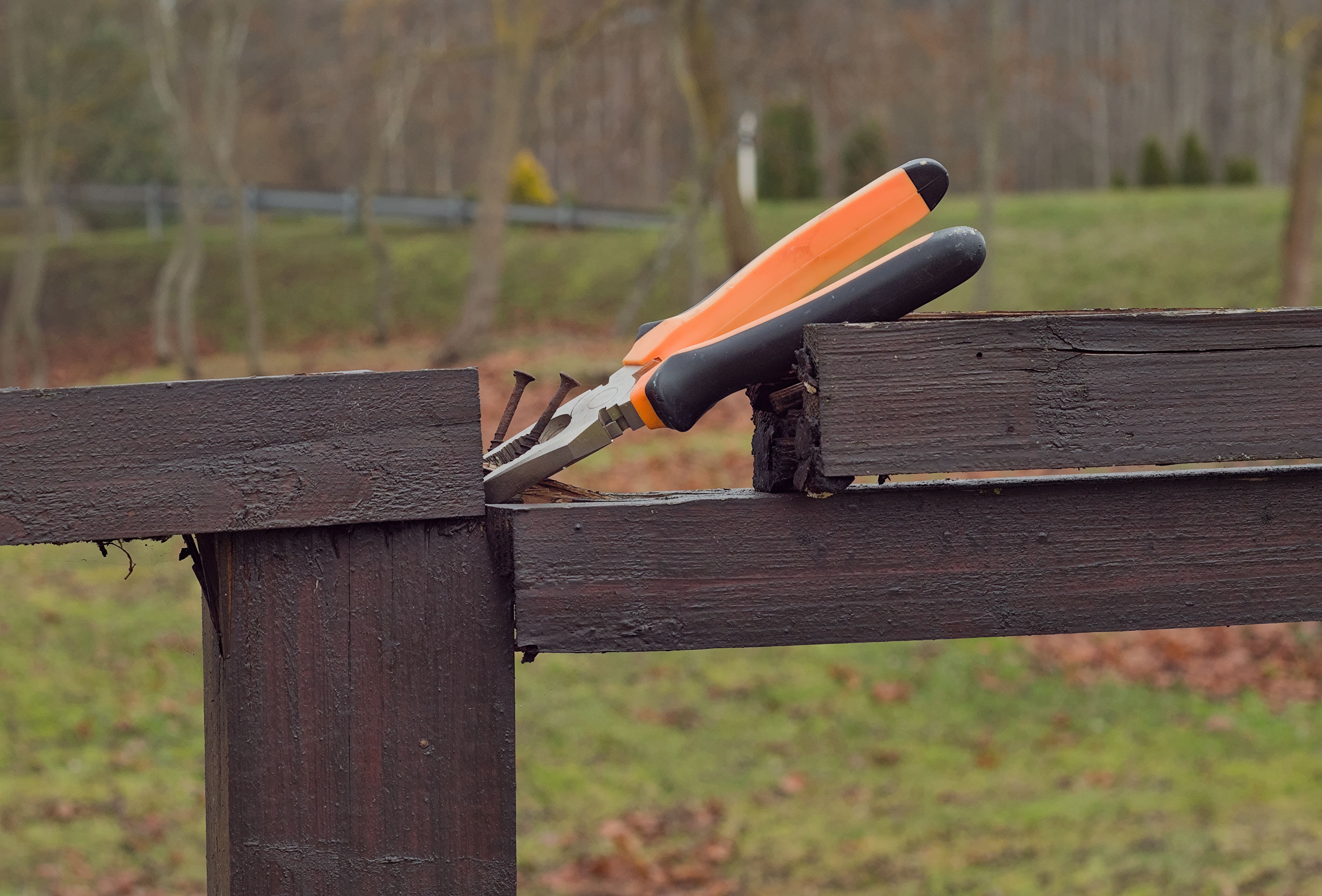 tools for fence repair