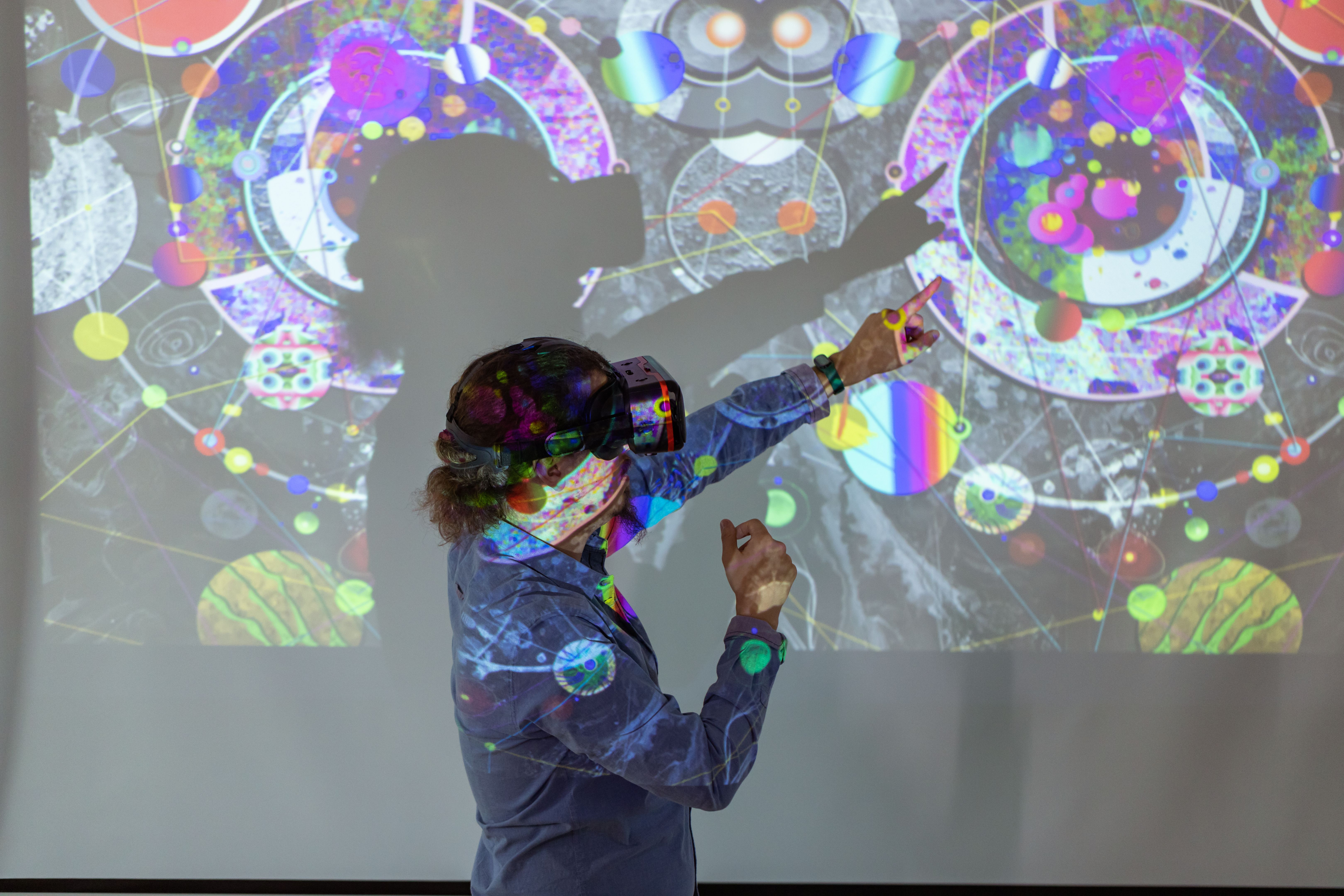 Creating Immersive Art with Augmented Reality