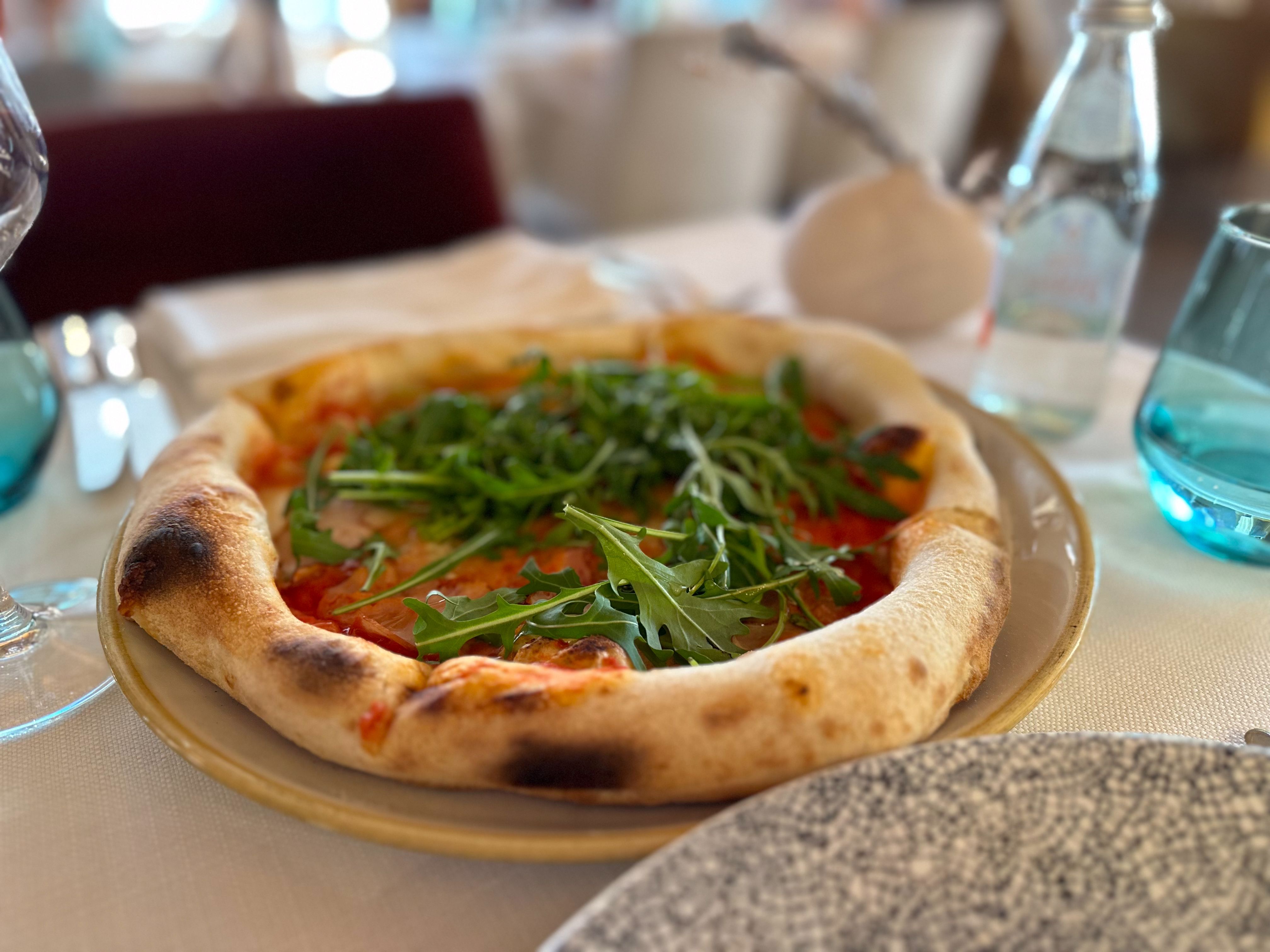 pizza restaurant ambiance