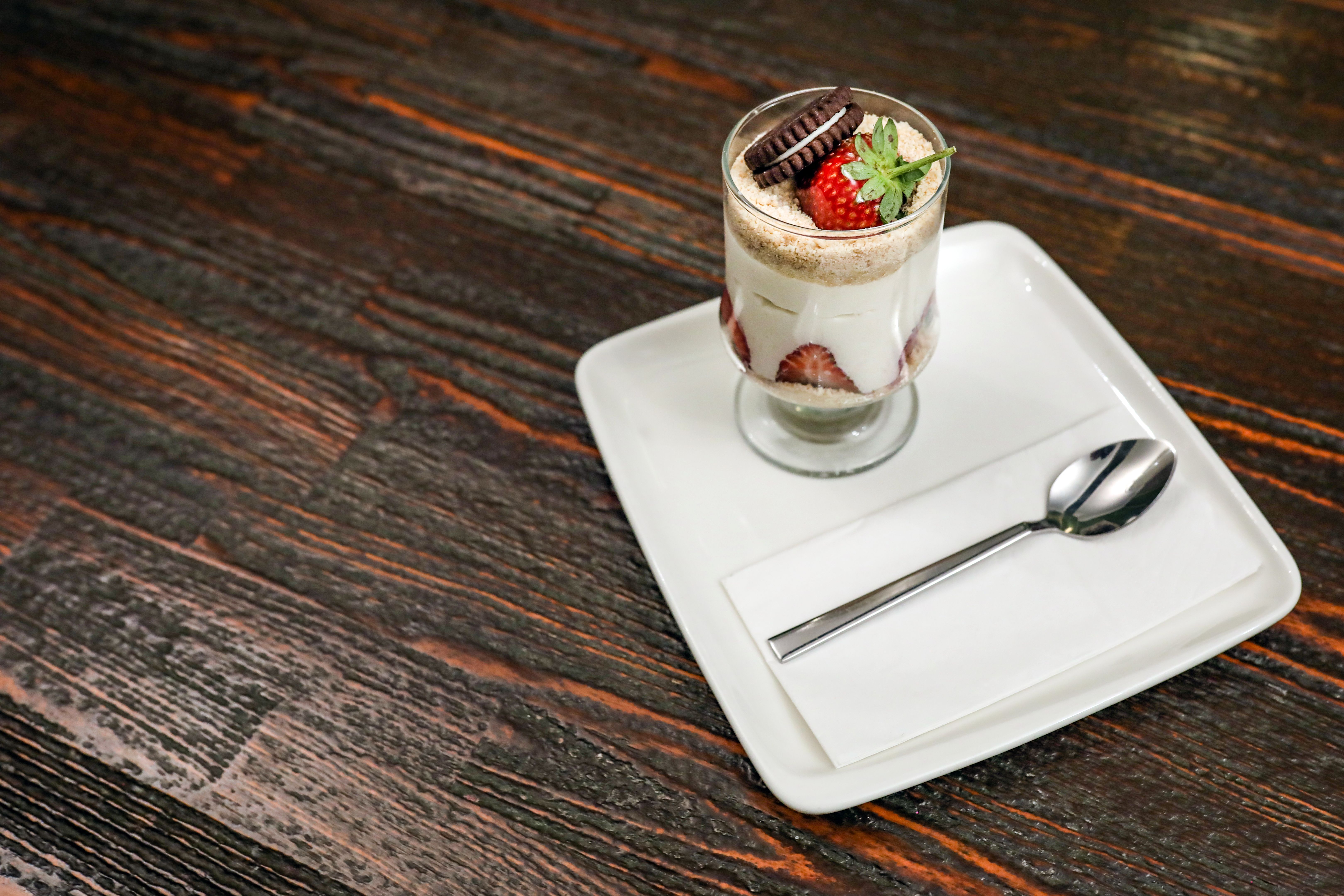 dessert presentation