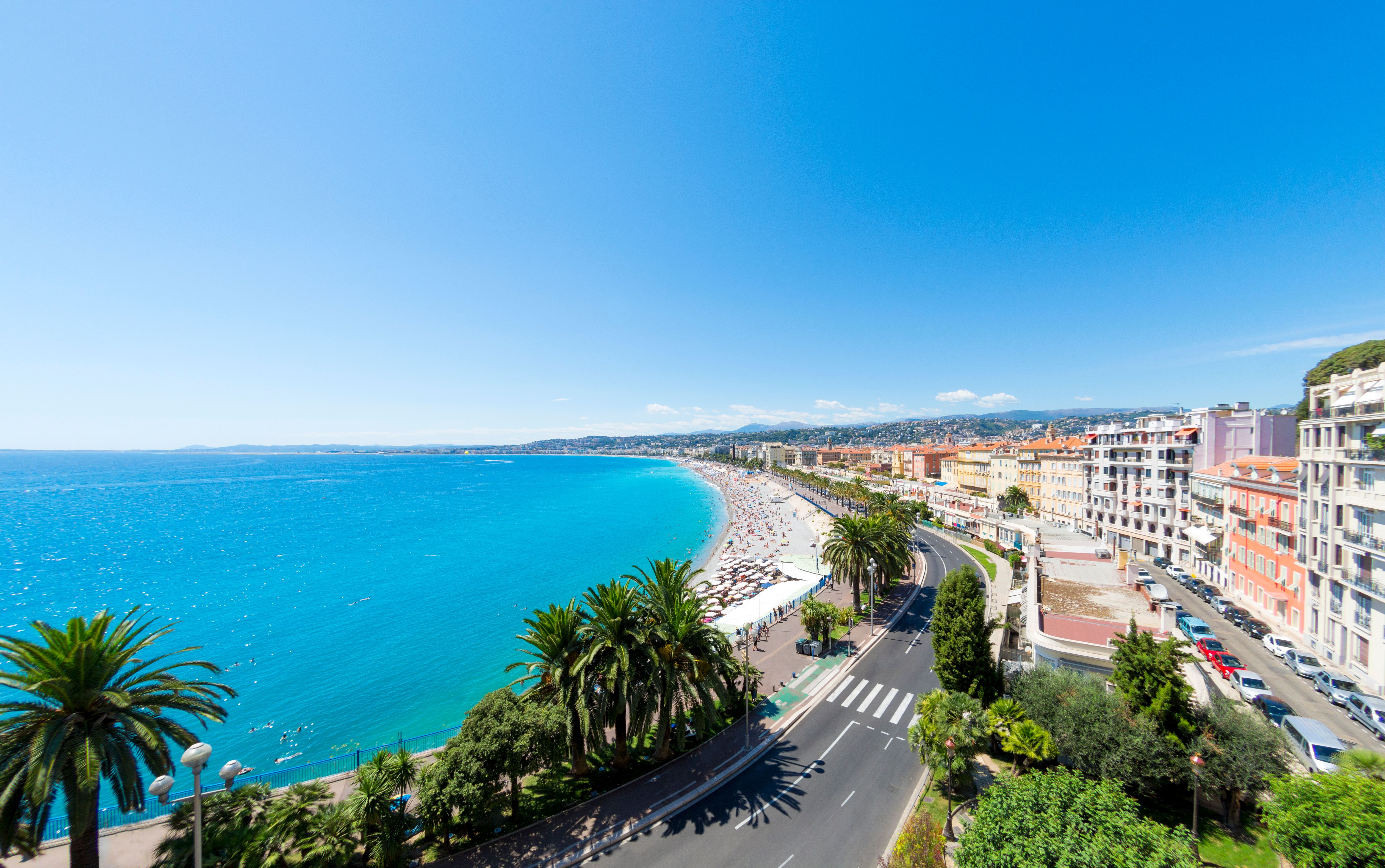 Promenade des Anglais et plage à Nice, France