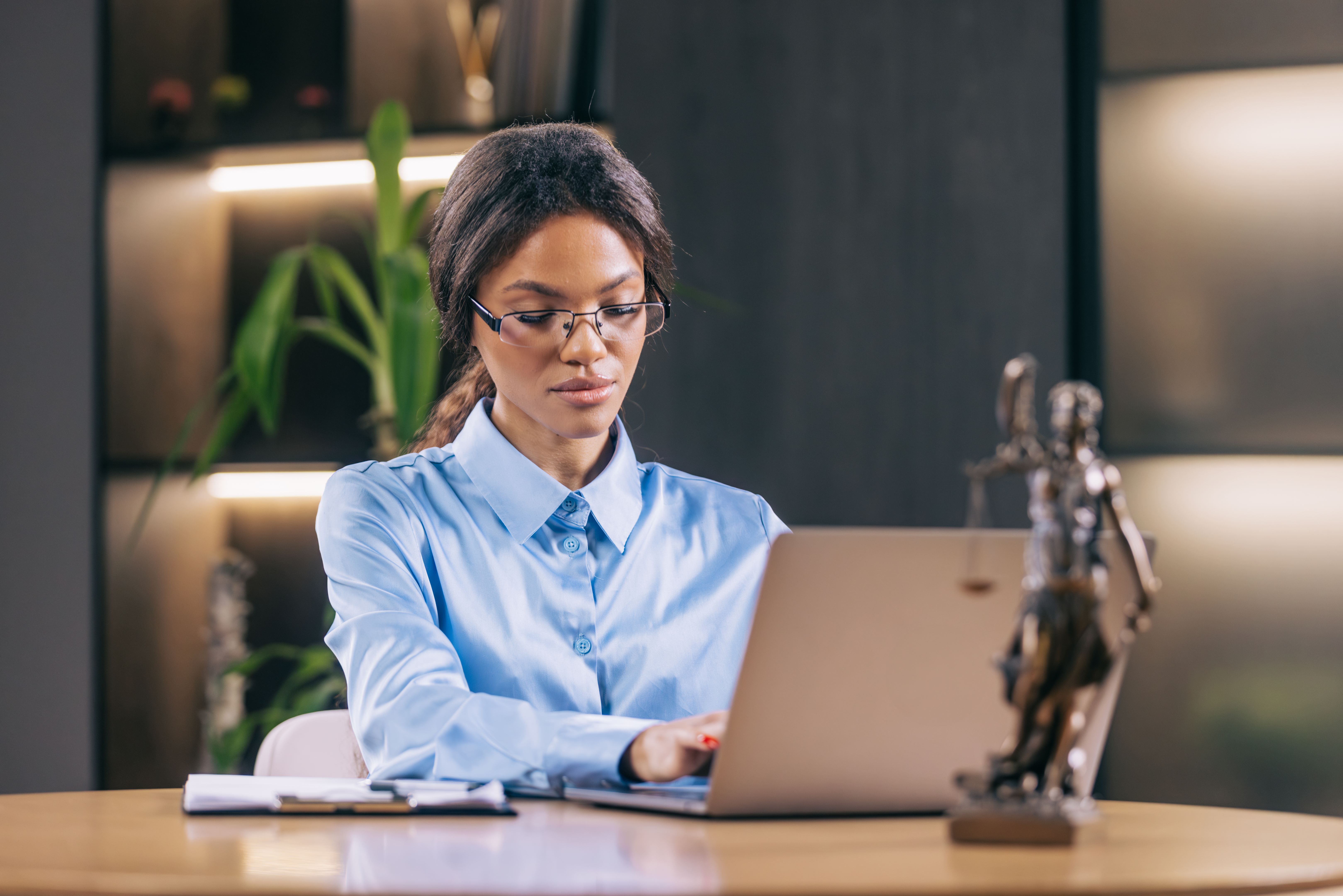 lawyer working independently