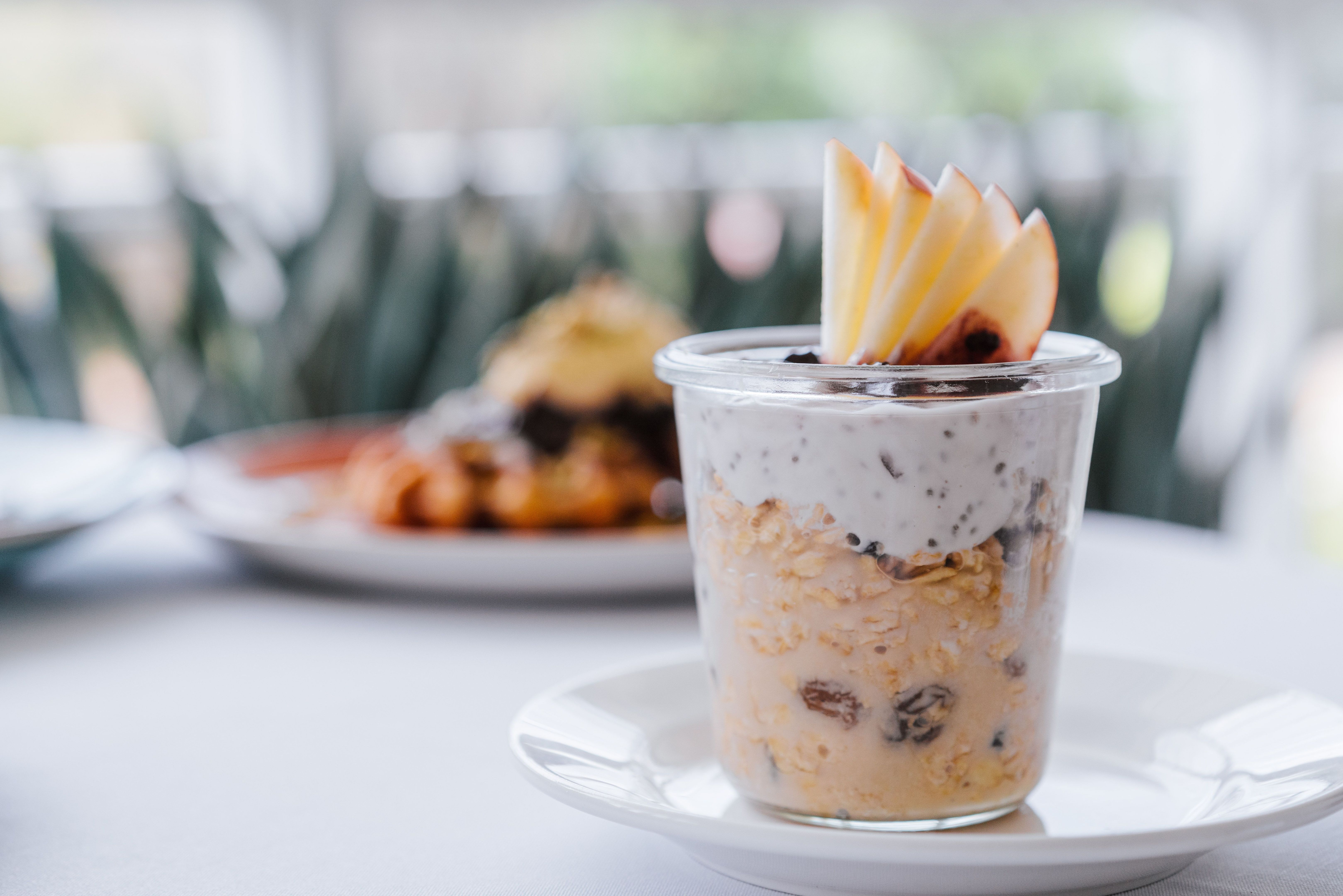 breakfast yogurt oats