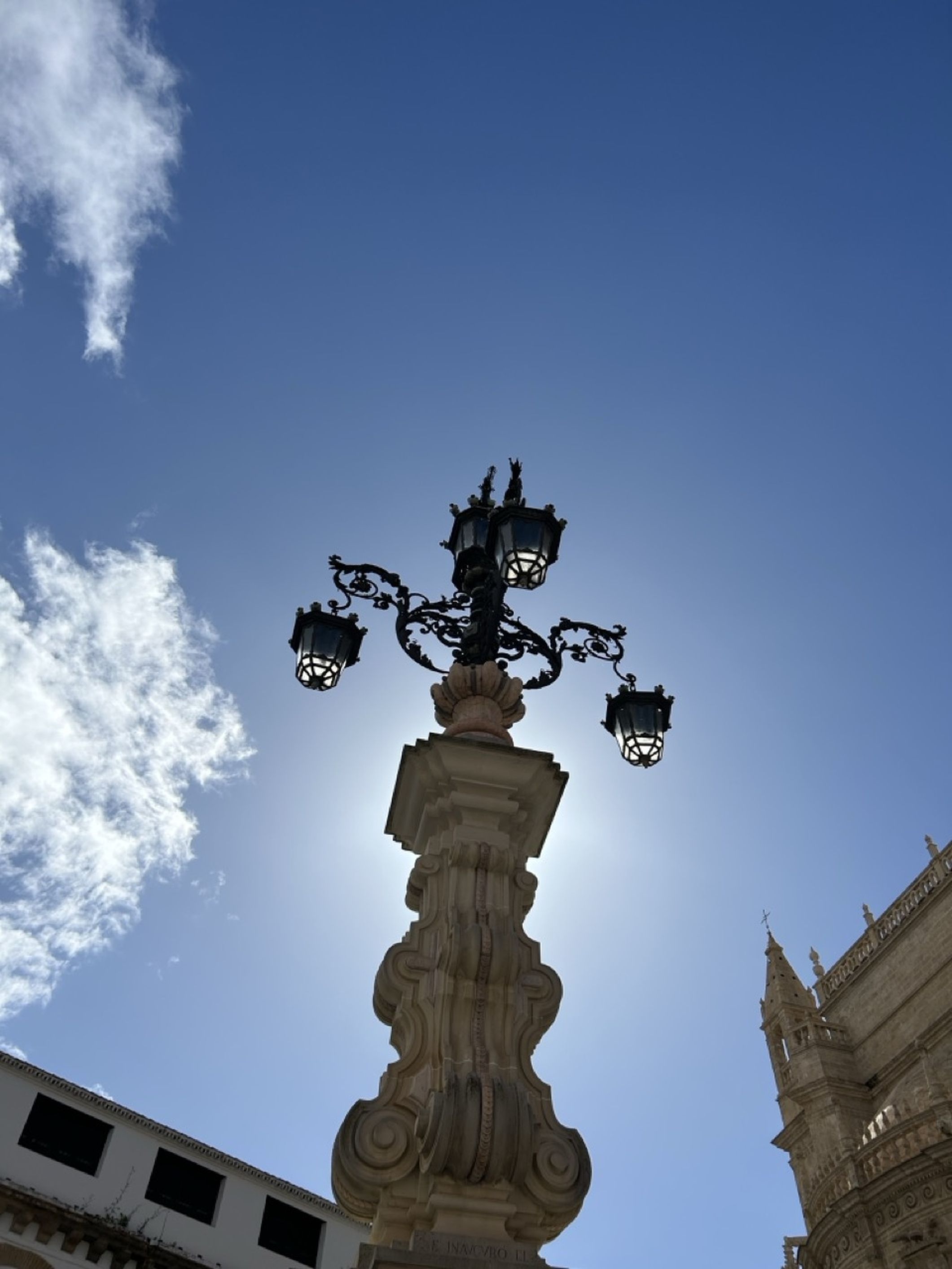 sevilla street art minimalist tattoo custom tattoo tatuaje estrellas mejor estudio tatuajes sevilla numero uno best tattoo shop sevilla fineline dotwork traditional linea fina realismo tradicional  urbe tattoo minitatu