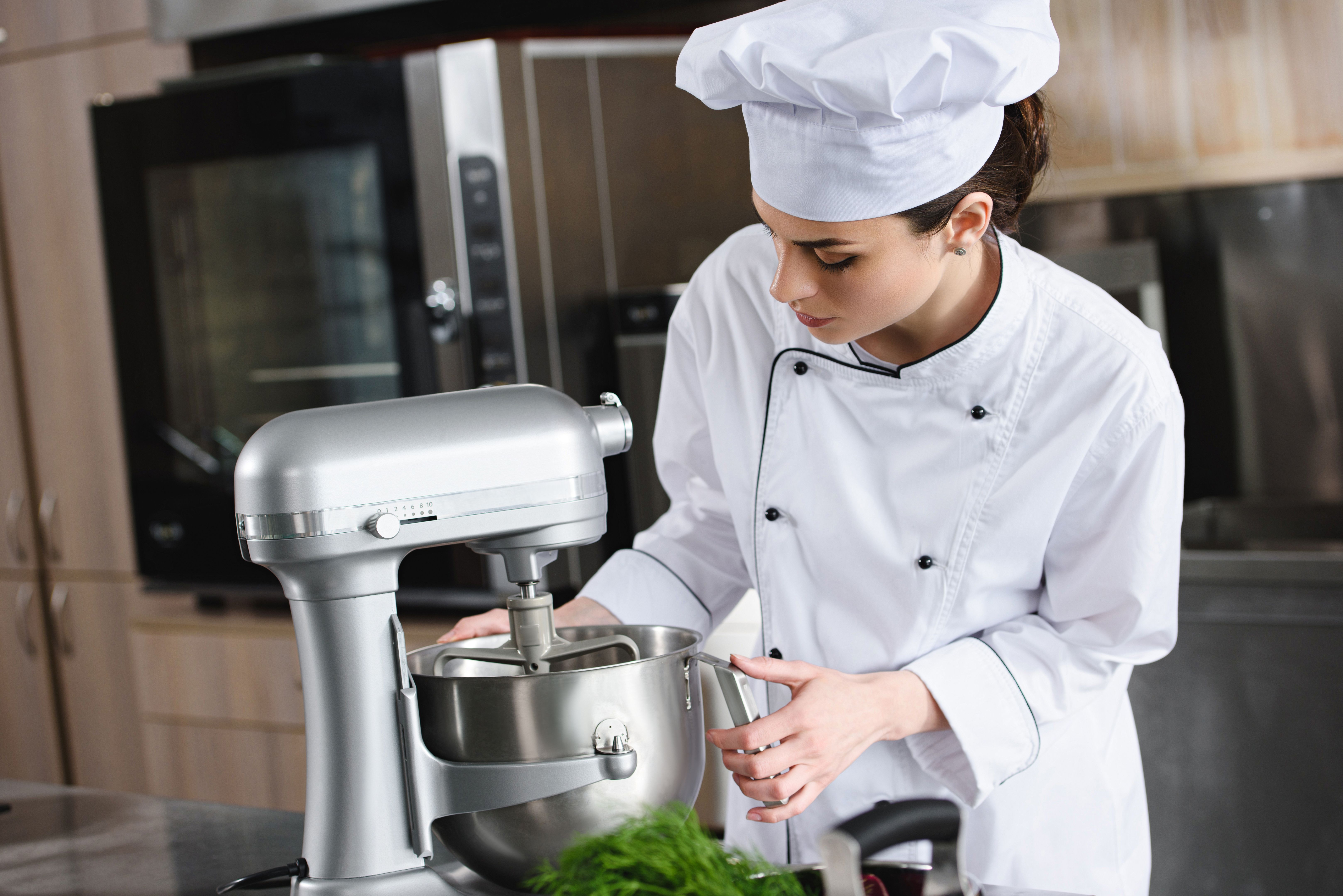 chef using blender