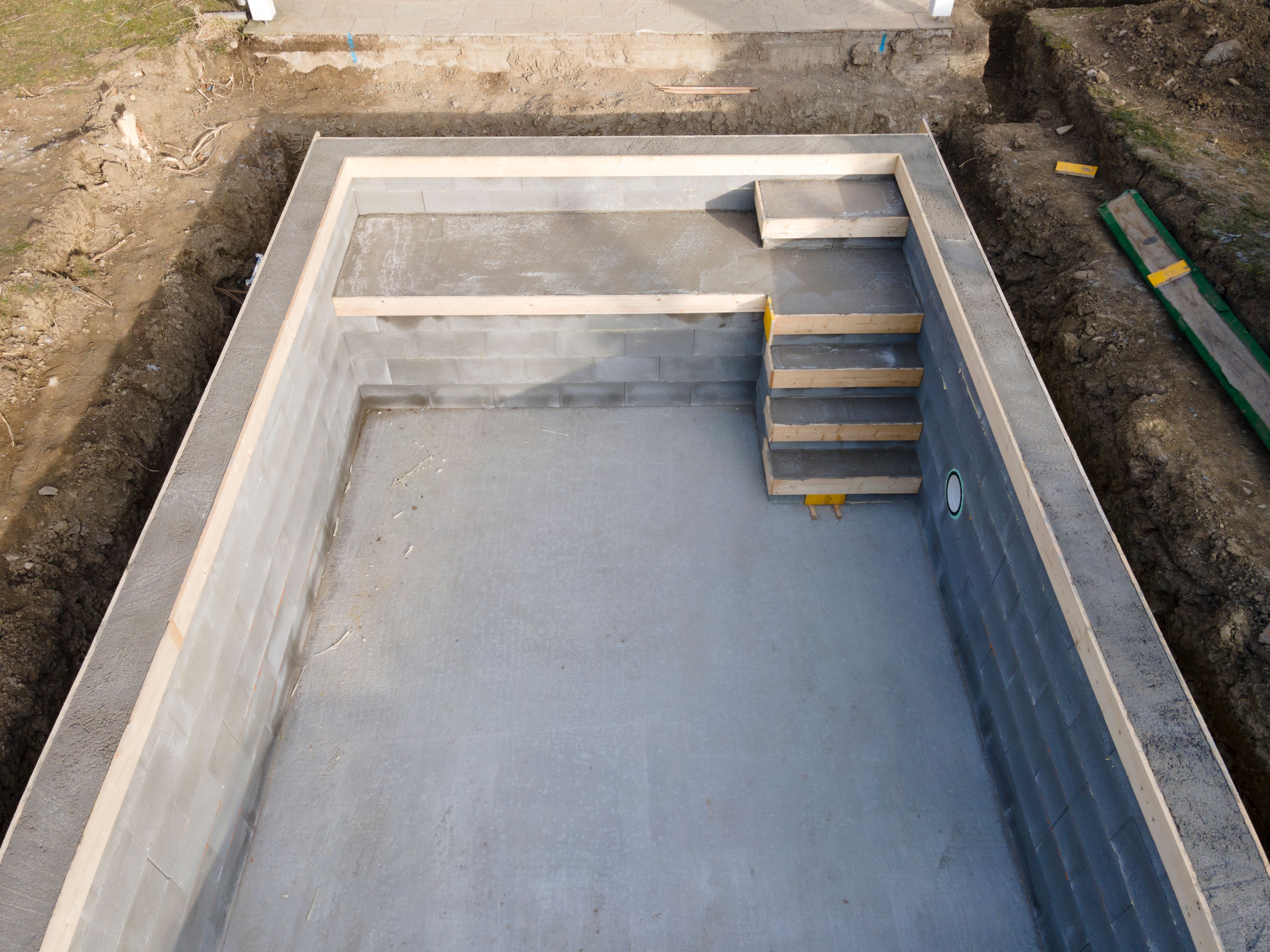concrete pool construction