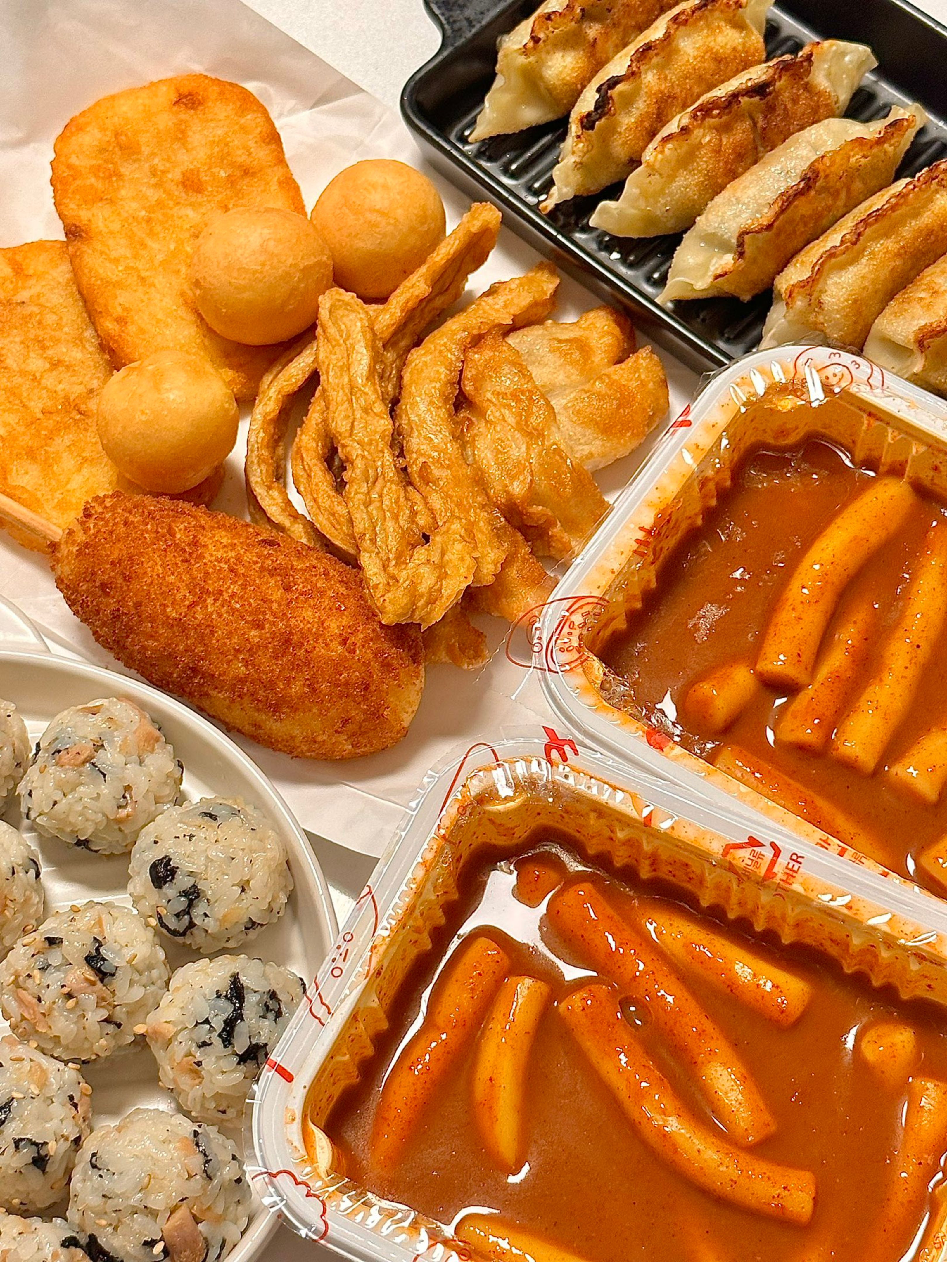 Bunsik, a popular Korean street food, features comforting and savory dishes like tteokbokki (spicy rice cakes), odeng (fish cake skewers), and kimbap (seaweed rice rolls). Perfect for quick, delicious meals. Bunsik, a popular Korean street food, features comforting and savory dishes like tteokbokki (spicy rice cakes), odeng (fish cake skewers), and kimbap (seaweed rice rolls). Perfect for quick, delicious meals.