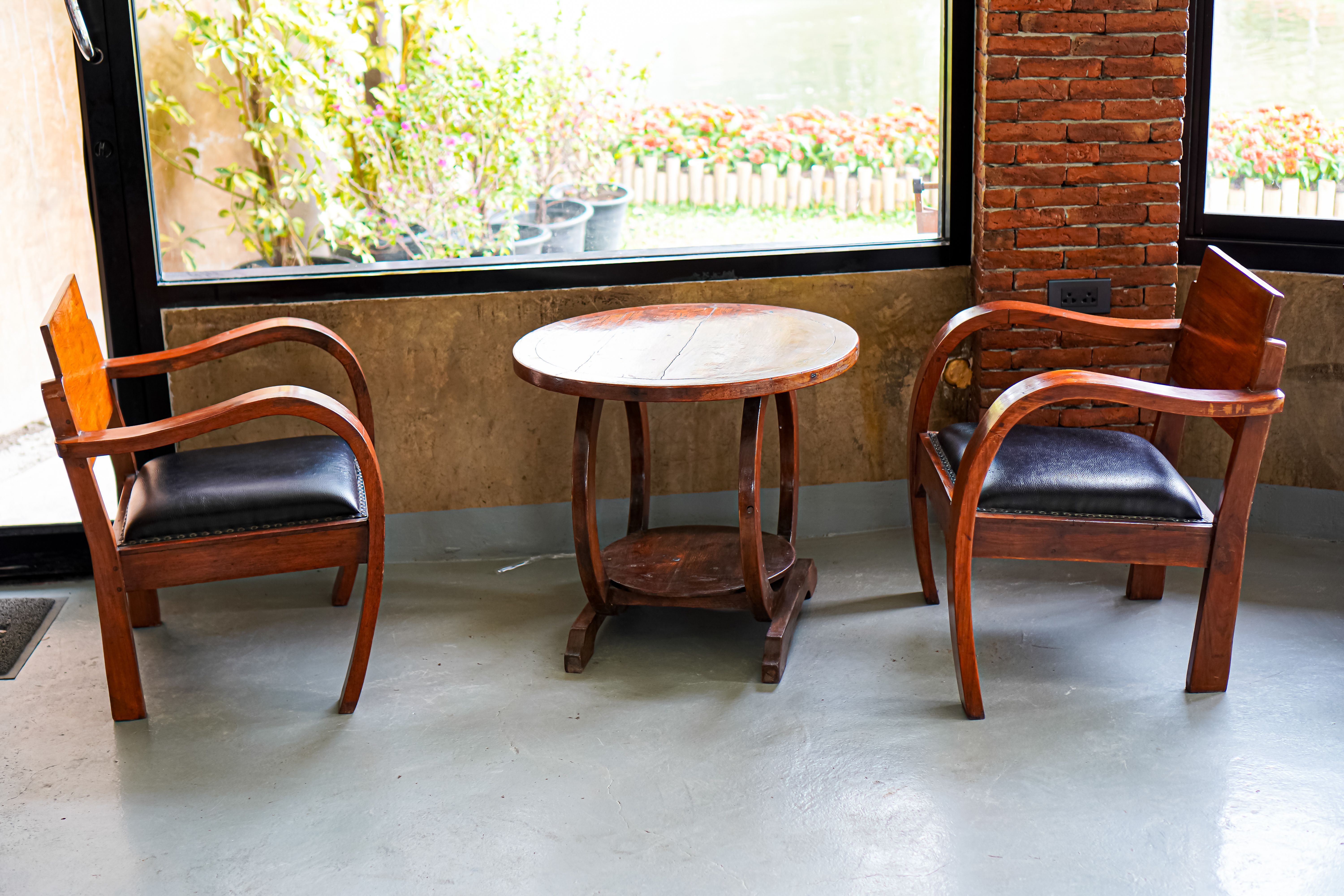 leather dining chair