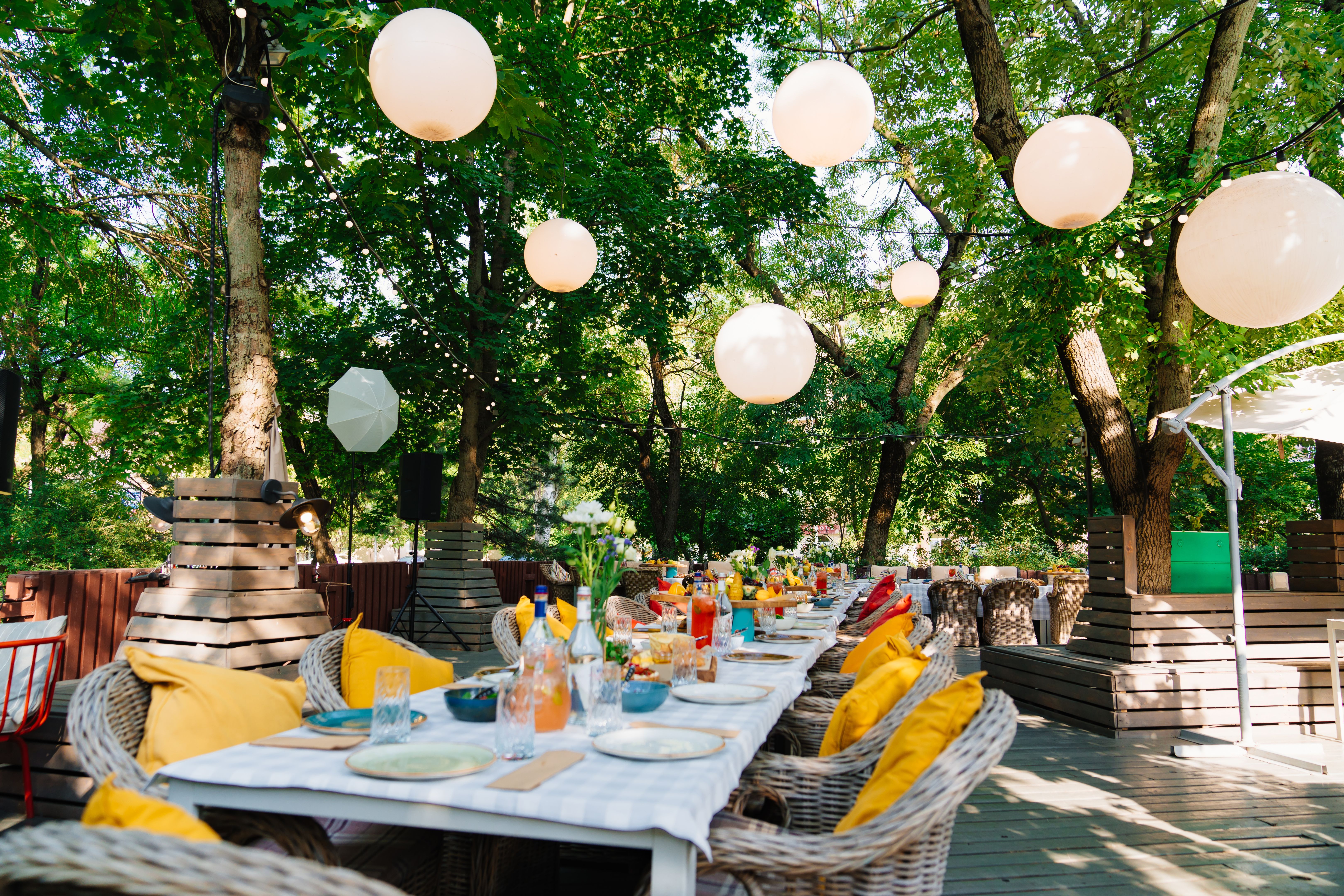 outdoor party decor