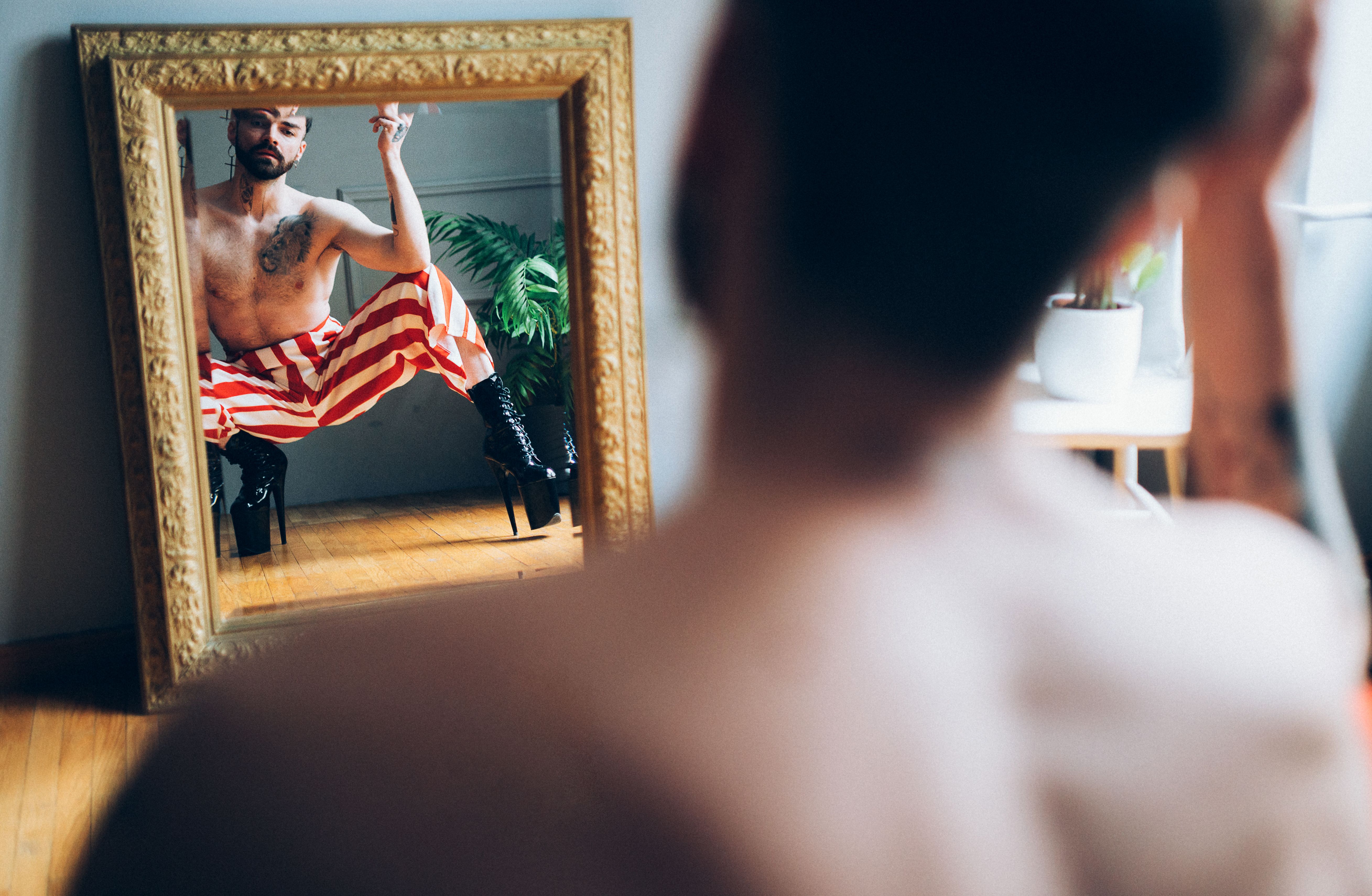 flamenco tattoo minimalist tattoo custom tattoo tatuaje estrellas mejor estudio tatuajes sevilla numero uno best tattoo shop sevilla fineline dotwork traditional linea fina realismo tradicional  urbe tattoo minitatu