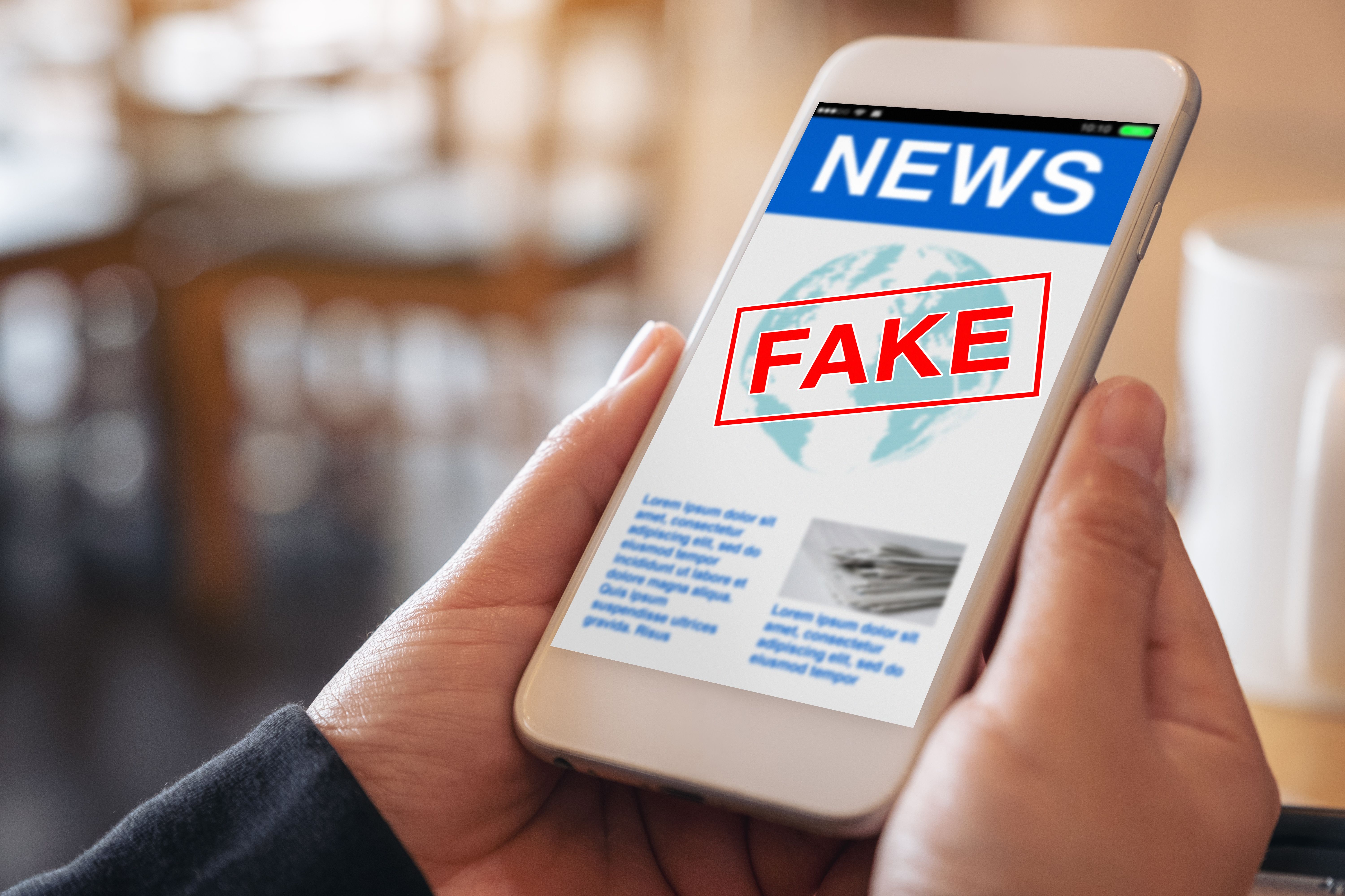 Fake News on smartphone Fake News on smartphone