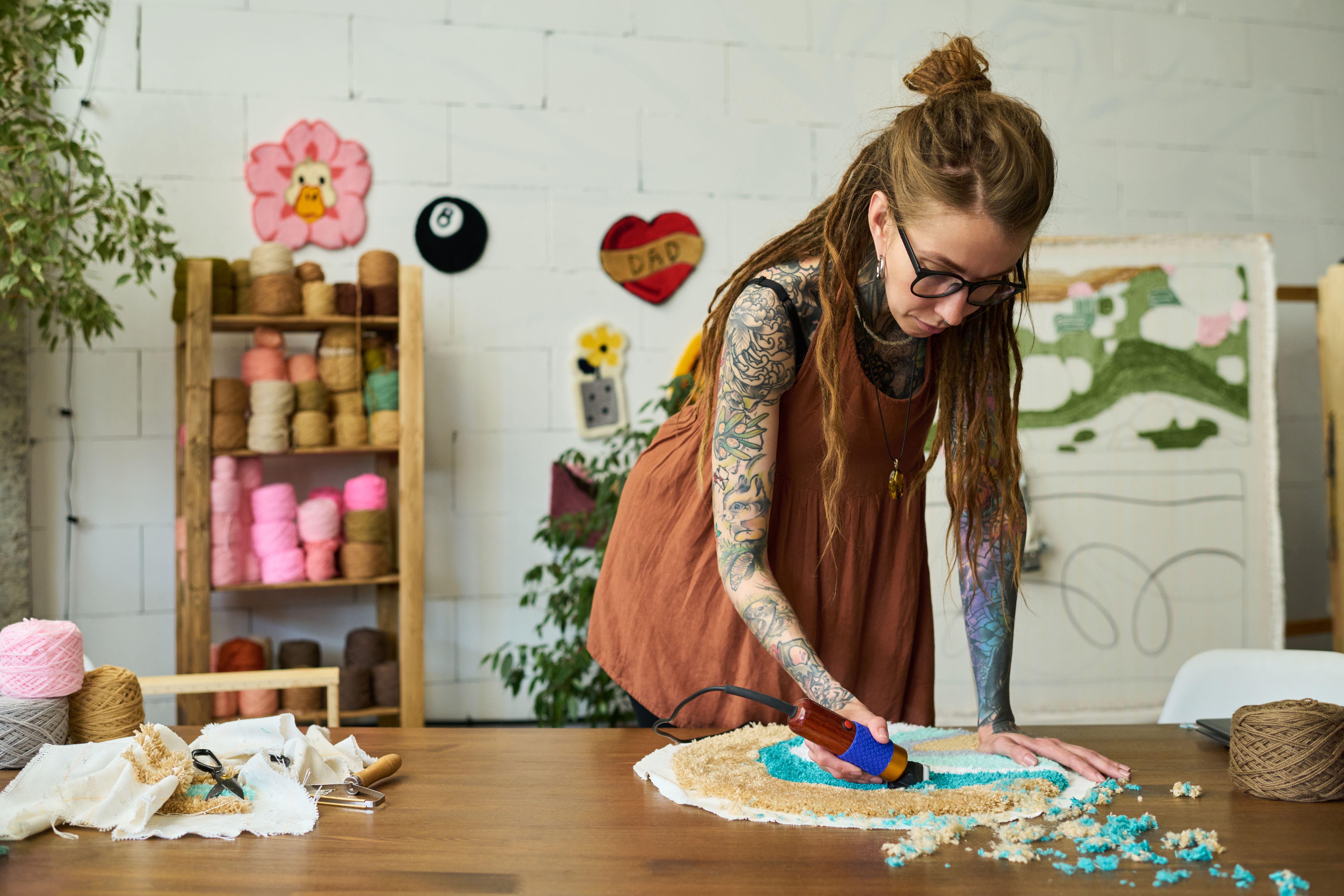 tattoo workshop minimalist tattoo custom tattoo tatuaje estrellas mejor estudio tatuajes sevilla numero uno best tattoo shop sevilla fineline dotwork traditional linea fina realismo tradicional  urbe tattoo minitatu