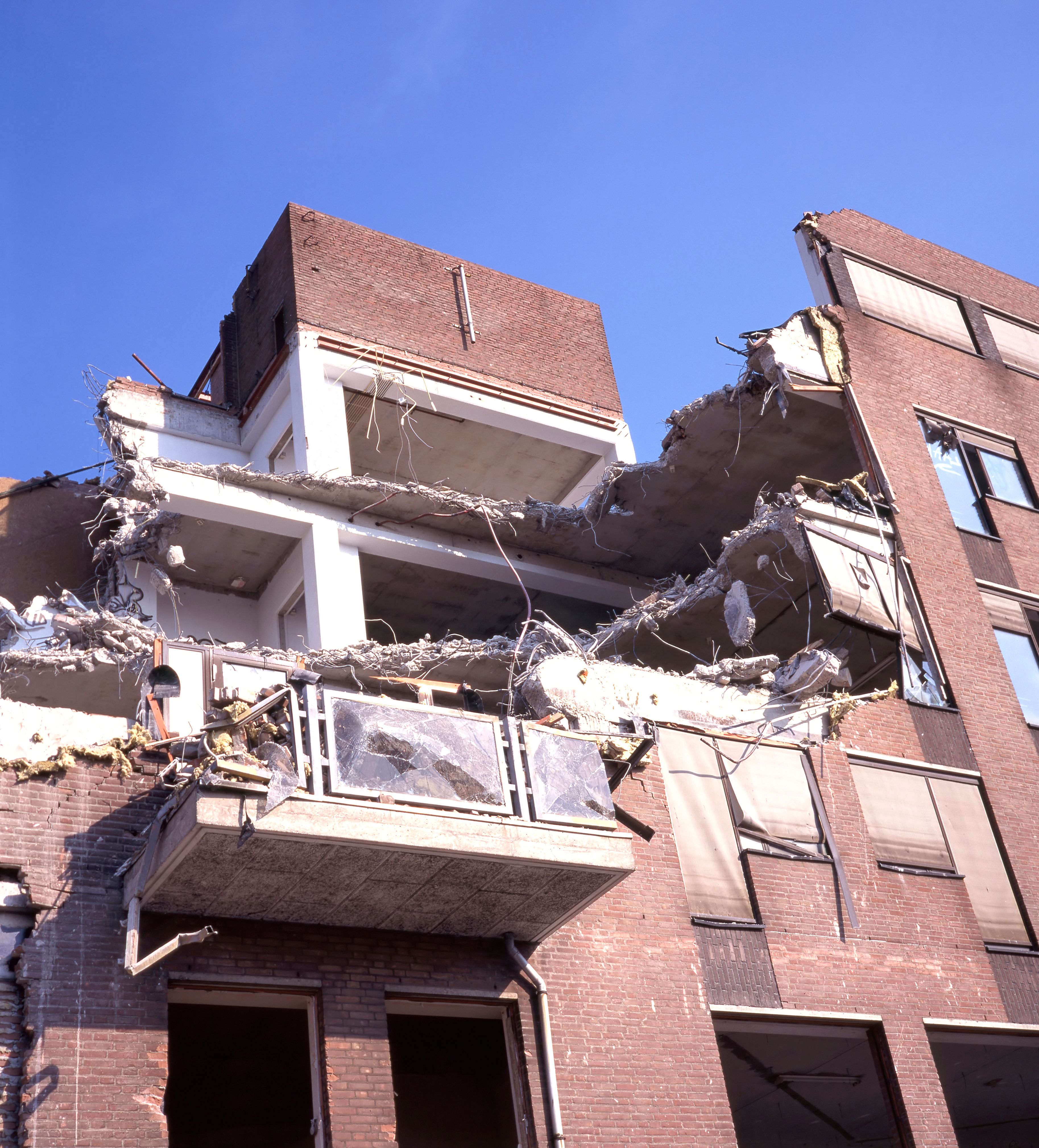 earthquake-resistant buildings