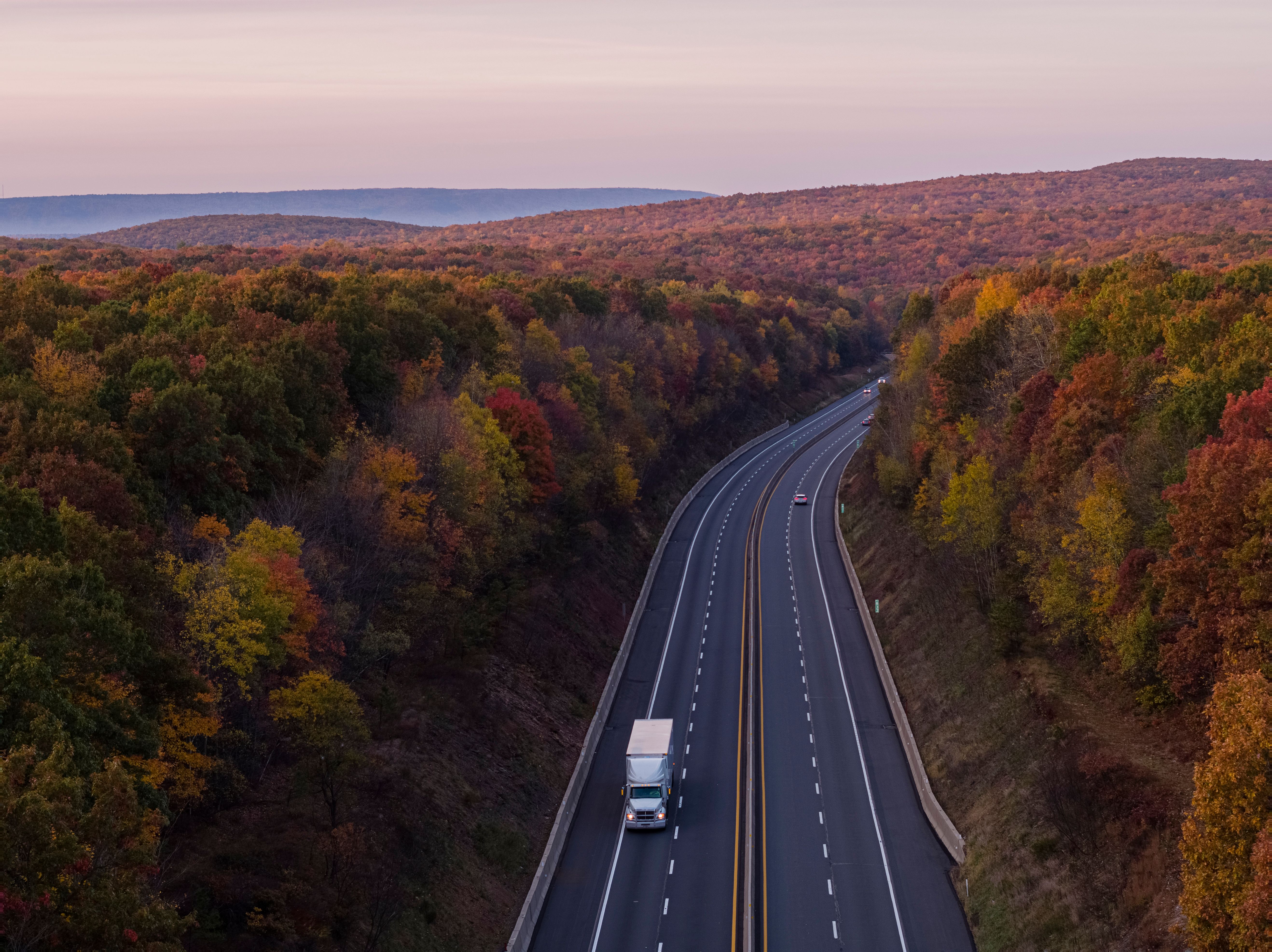 paisaje tren autobús