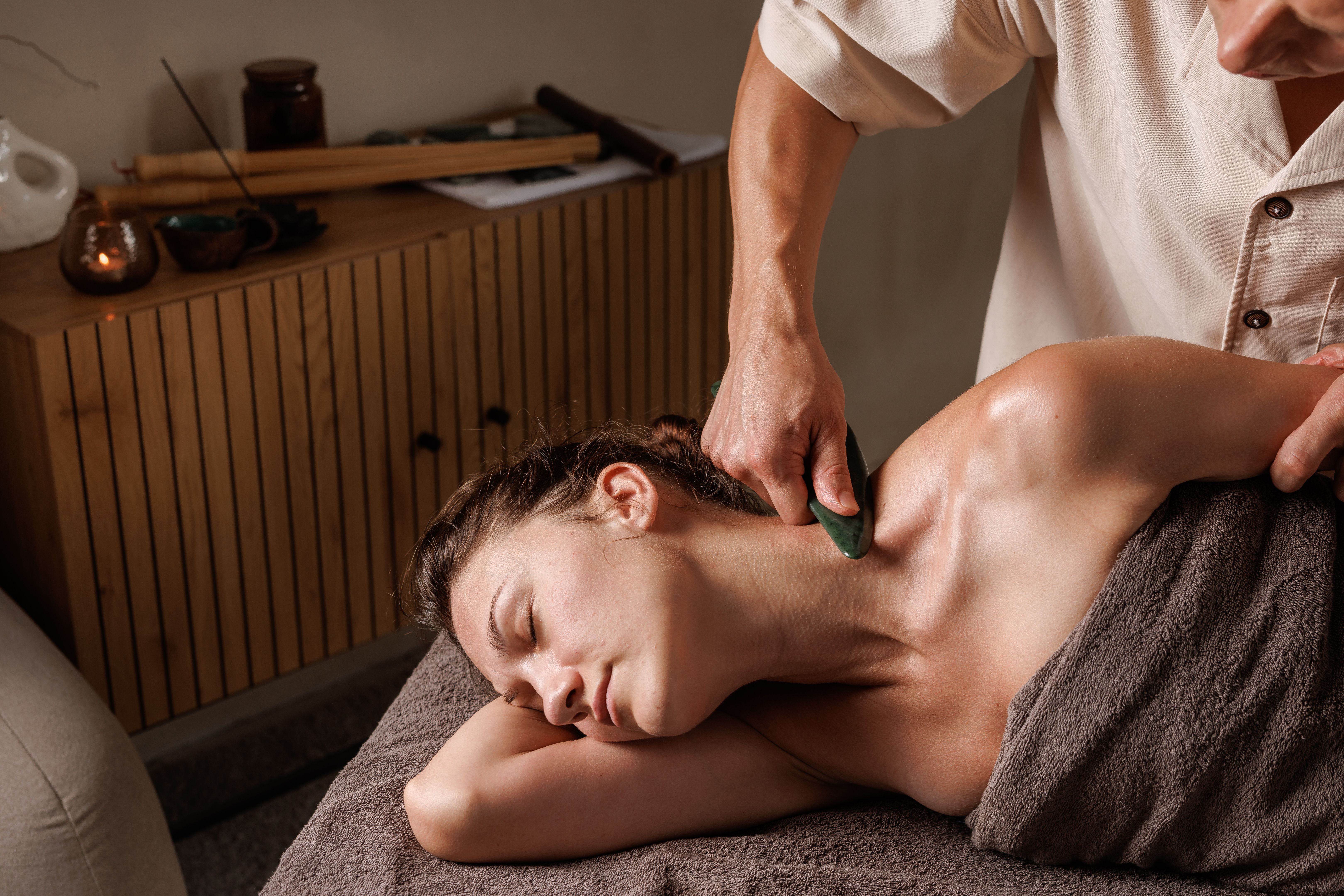 massage gua sha