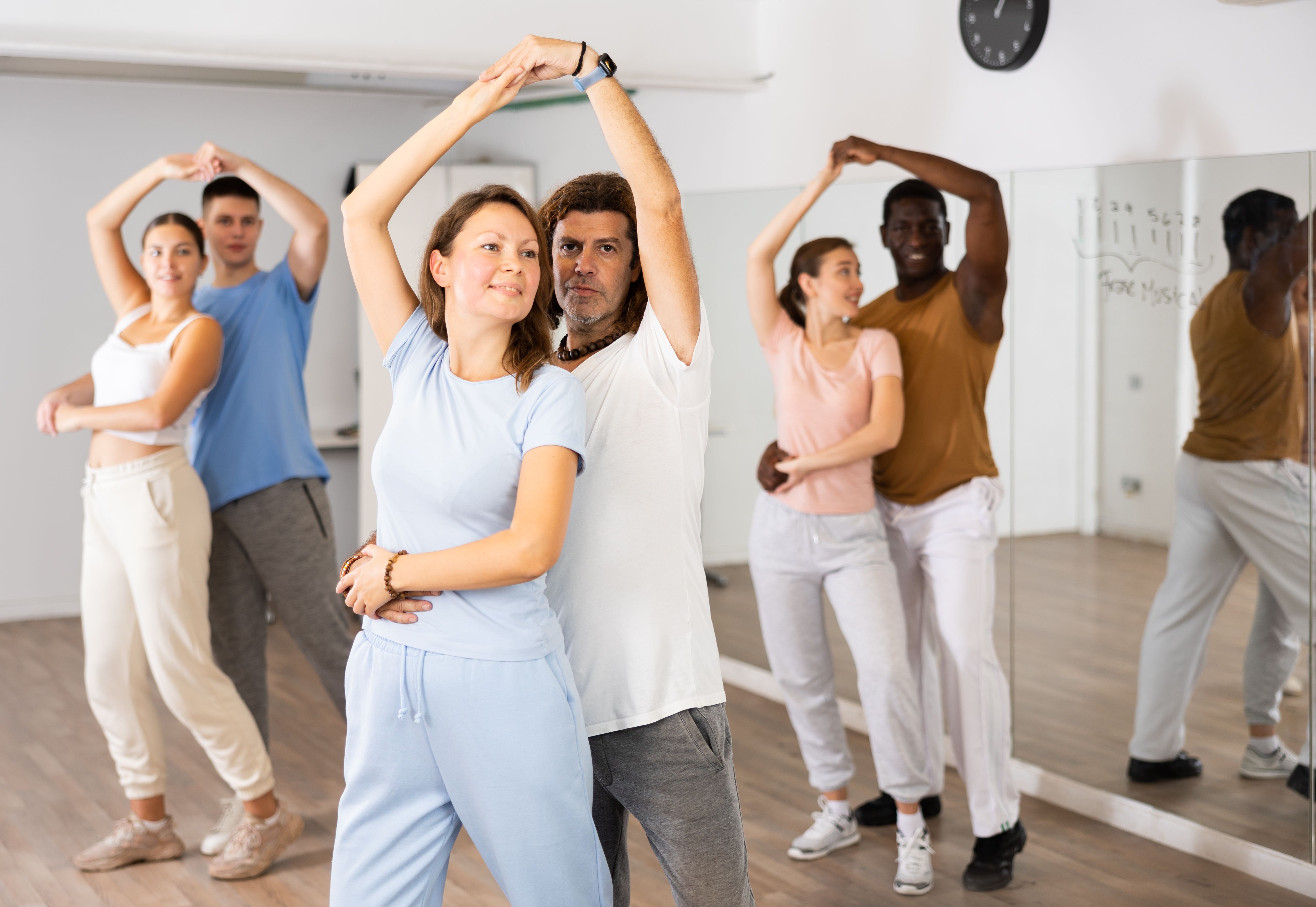 couple practicing dance