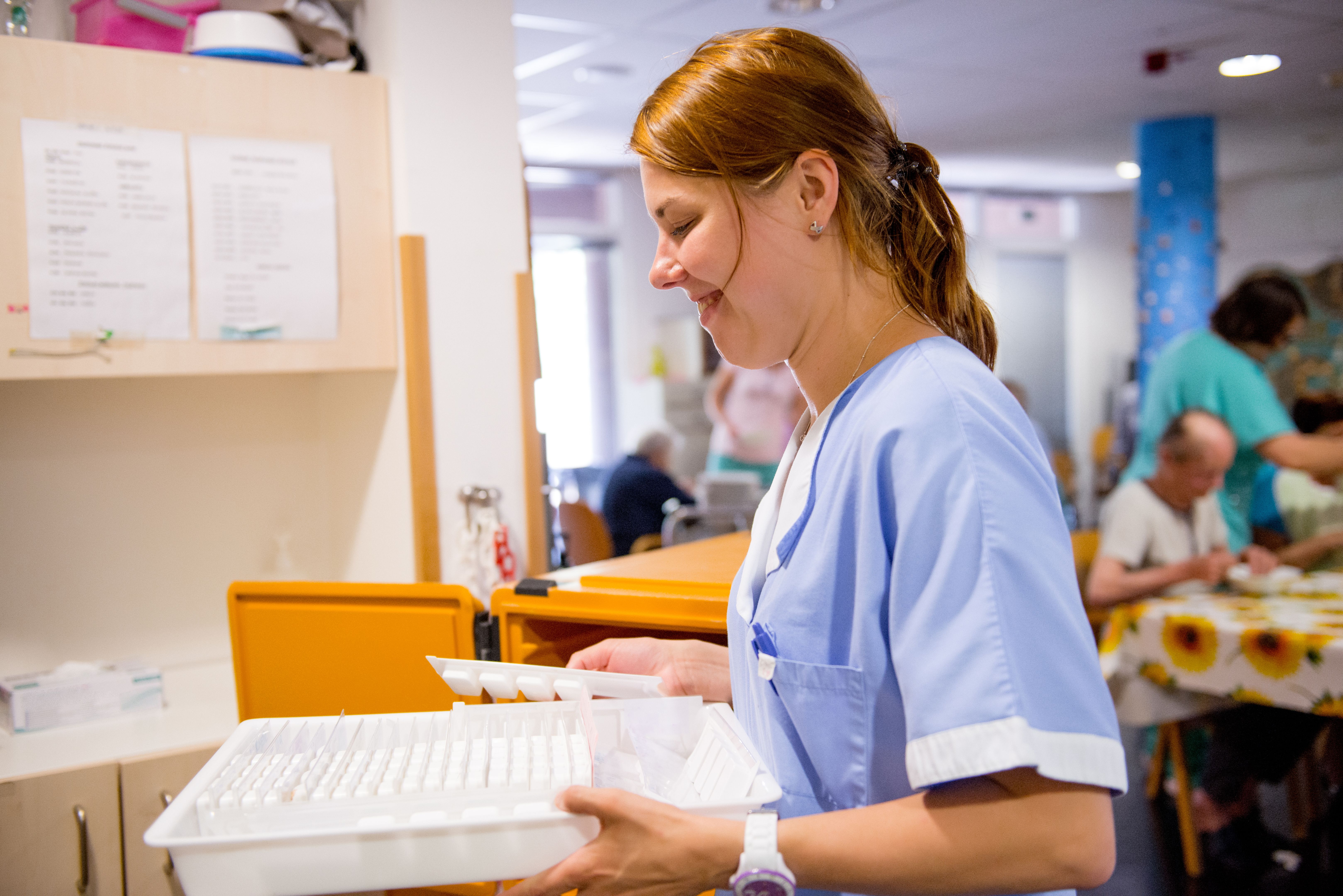 verpleegkundige aan het werk