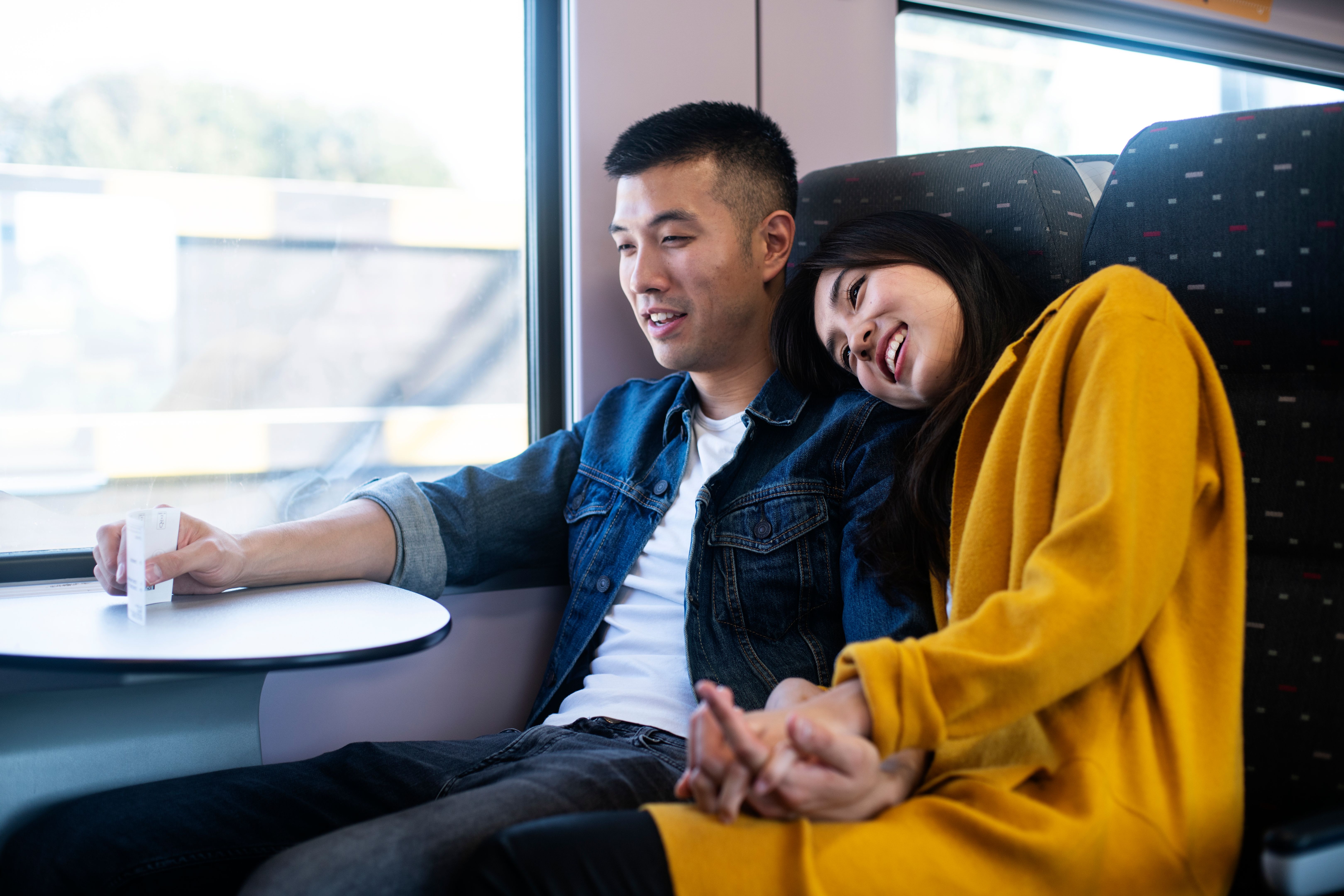 tren autobús interior