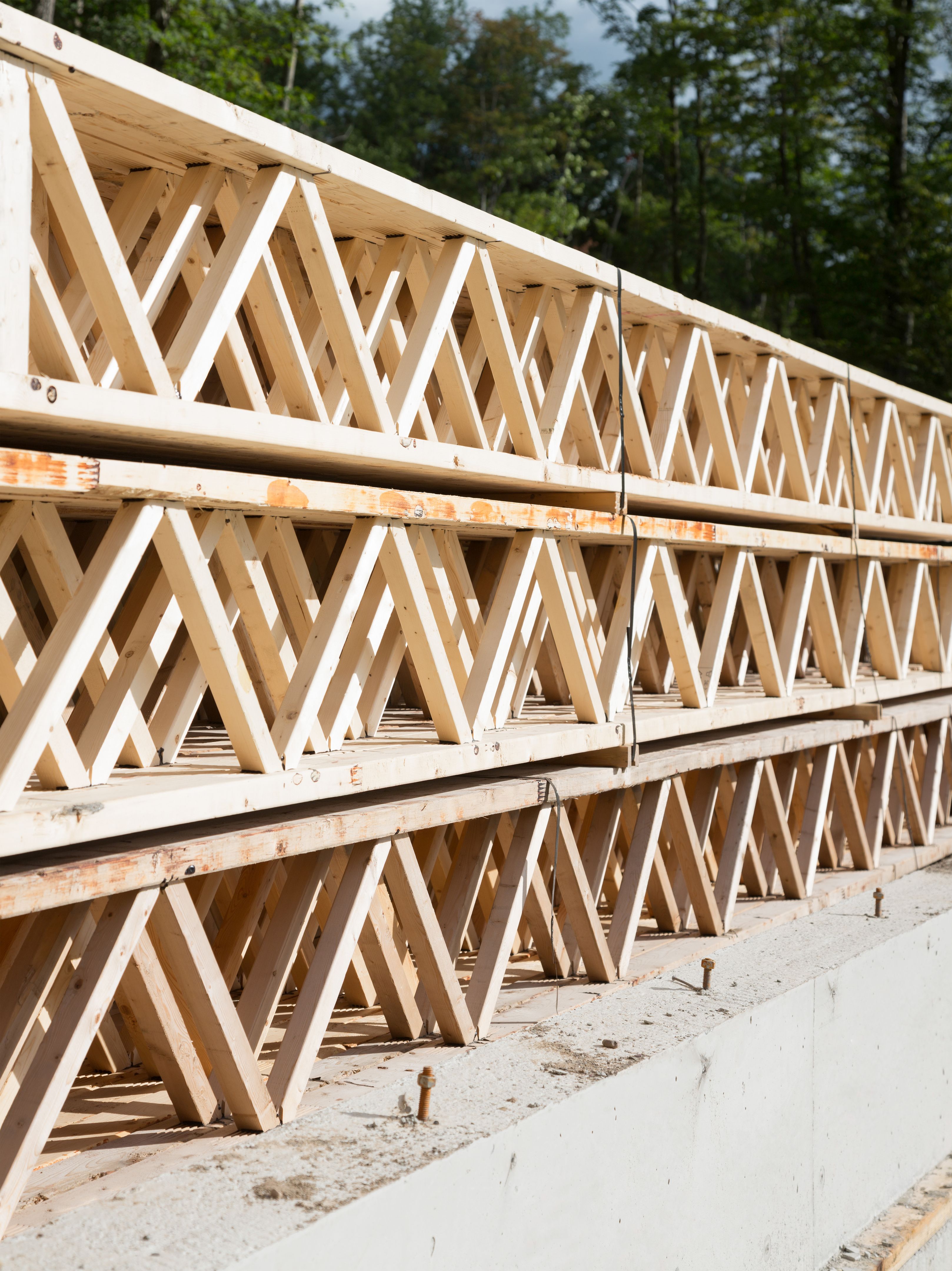 storm-resistant trusses