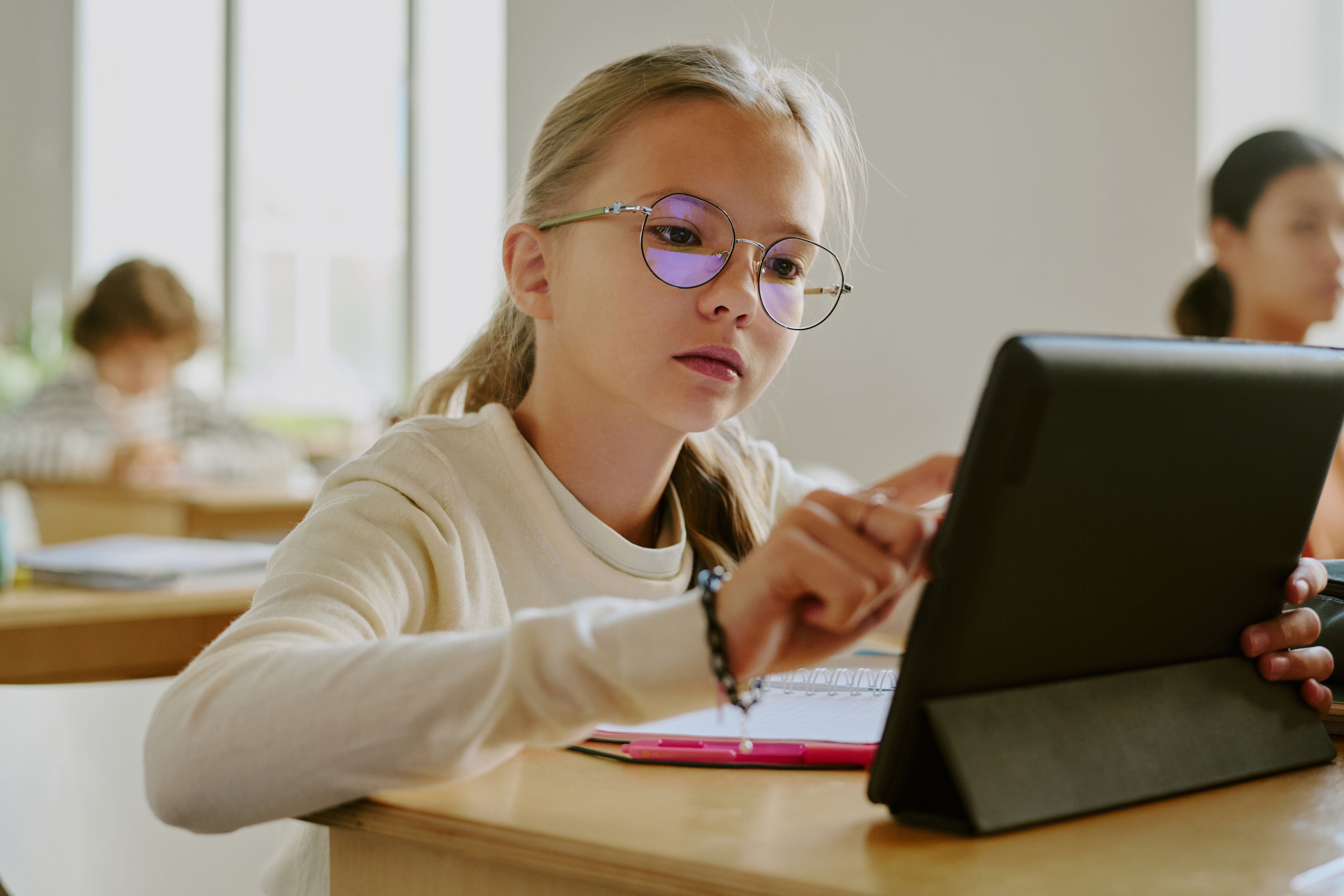 children using tablets