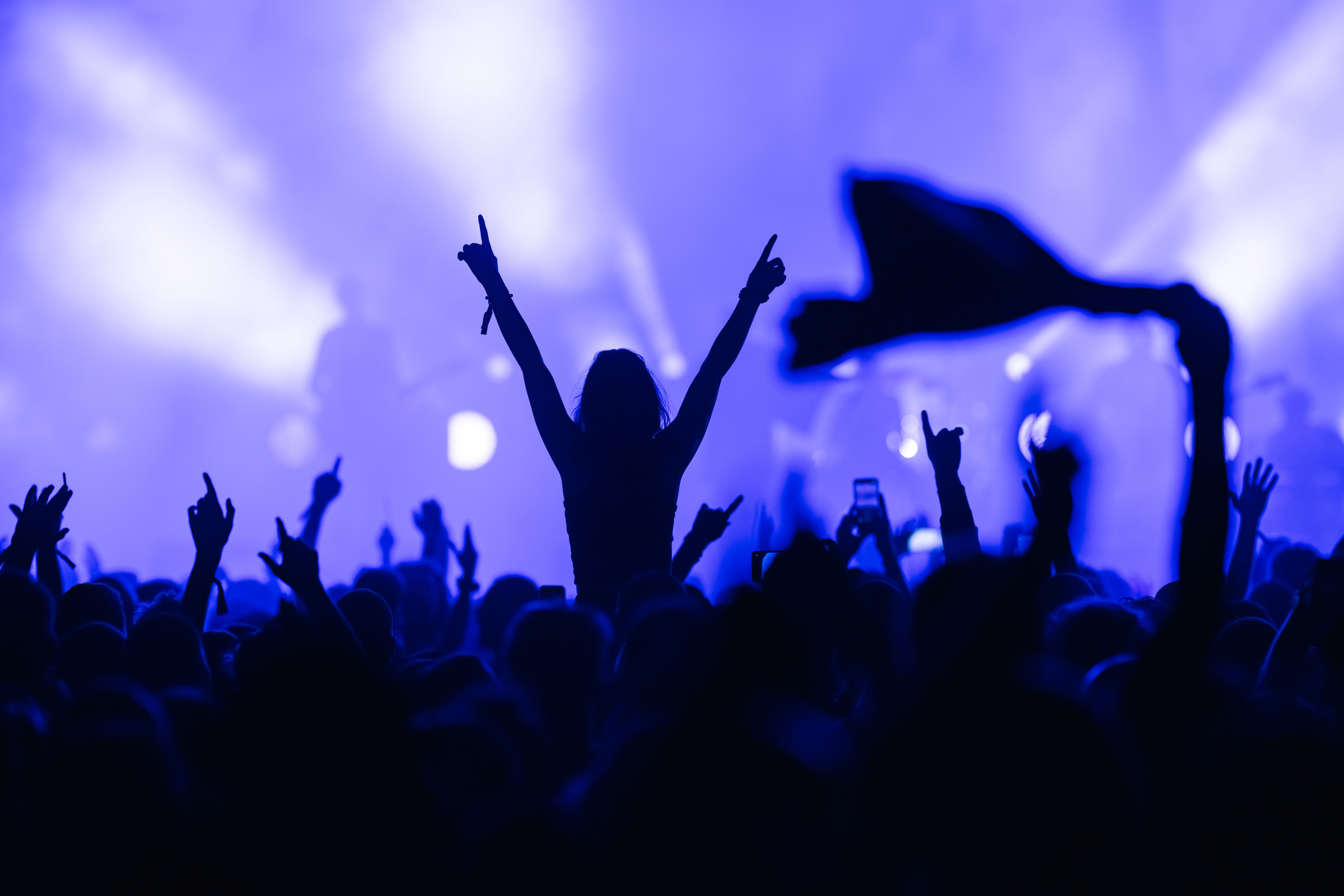 DJ crowd interaction