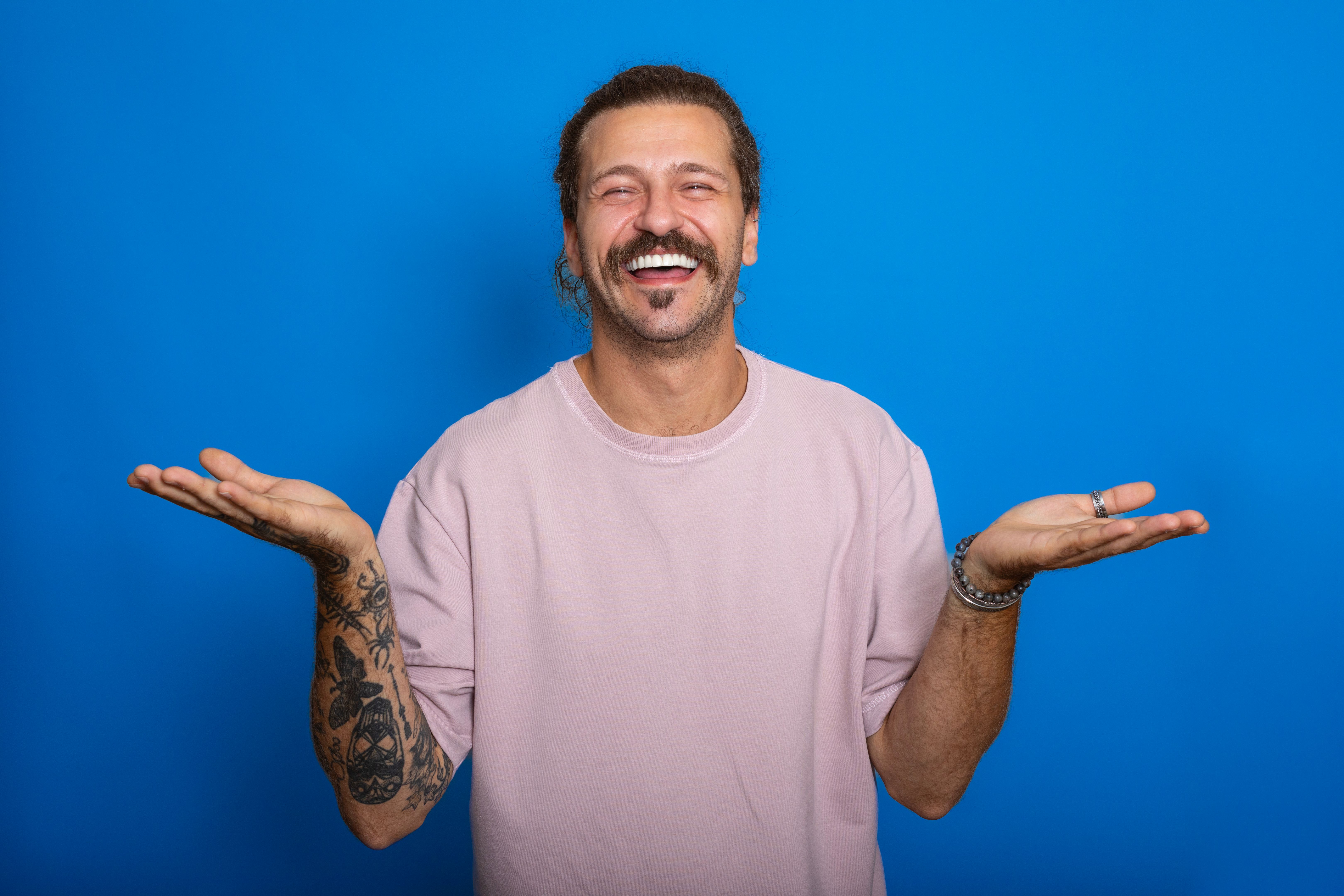 tattoo consultation minimalist tattoo custom tattoo tatuaje estrellas mejor estudio tatuajes sevilla numero uno best tattoo shop sevilla fineline dotwork traditional linea fina realismo tradicional  urbe tattoo minitatu