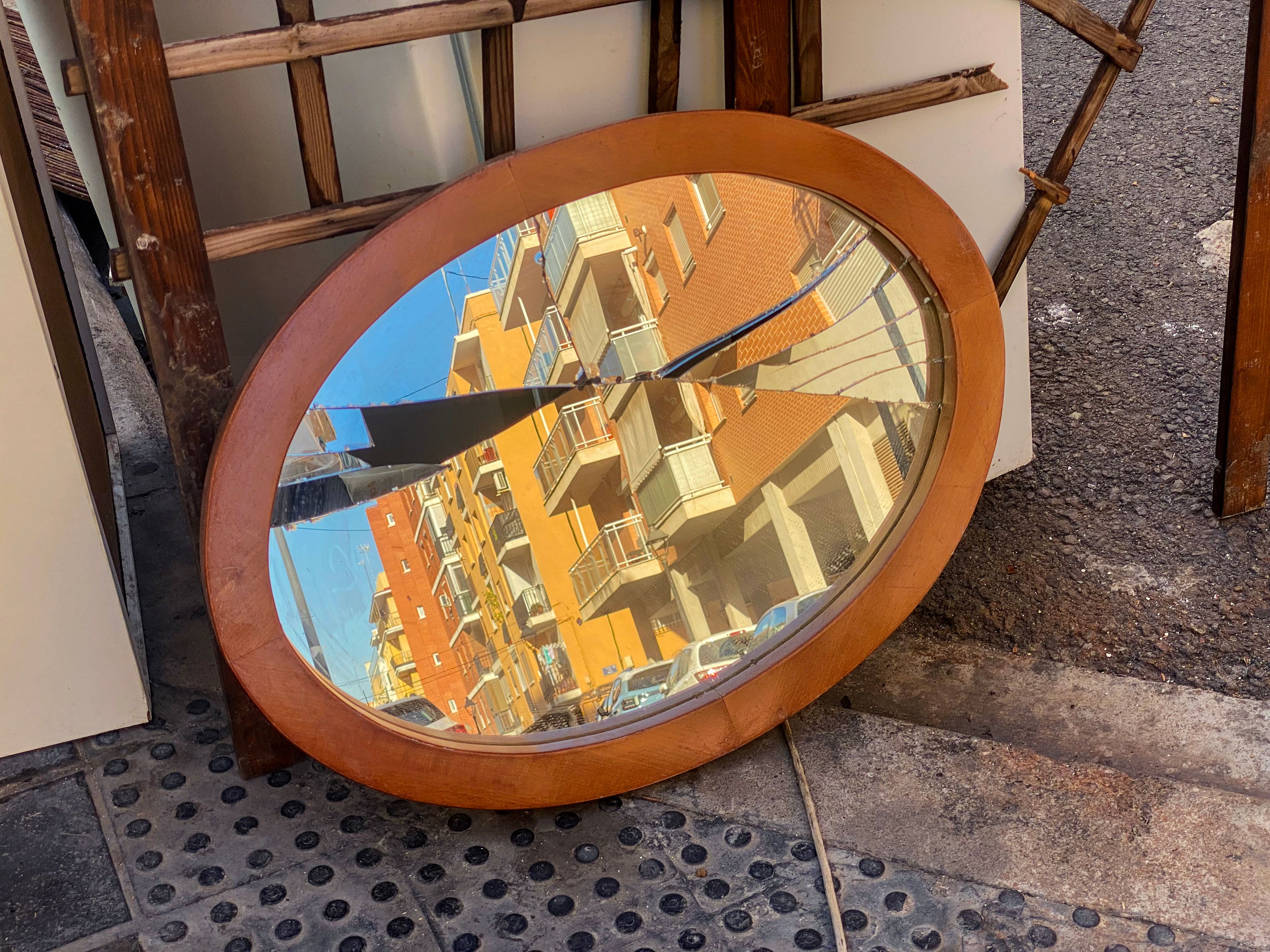 large round mirror