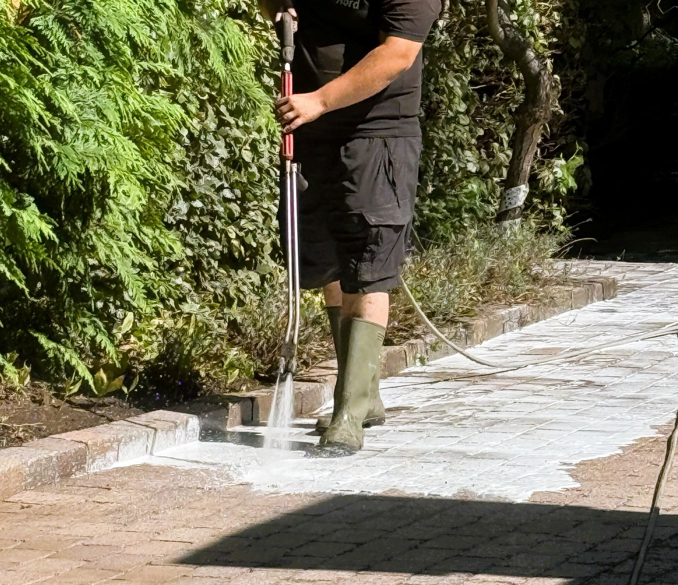 pressure washing home
