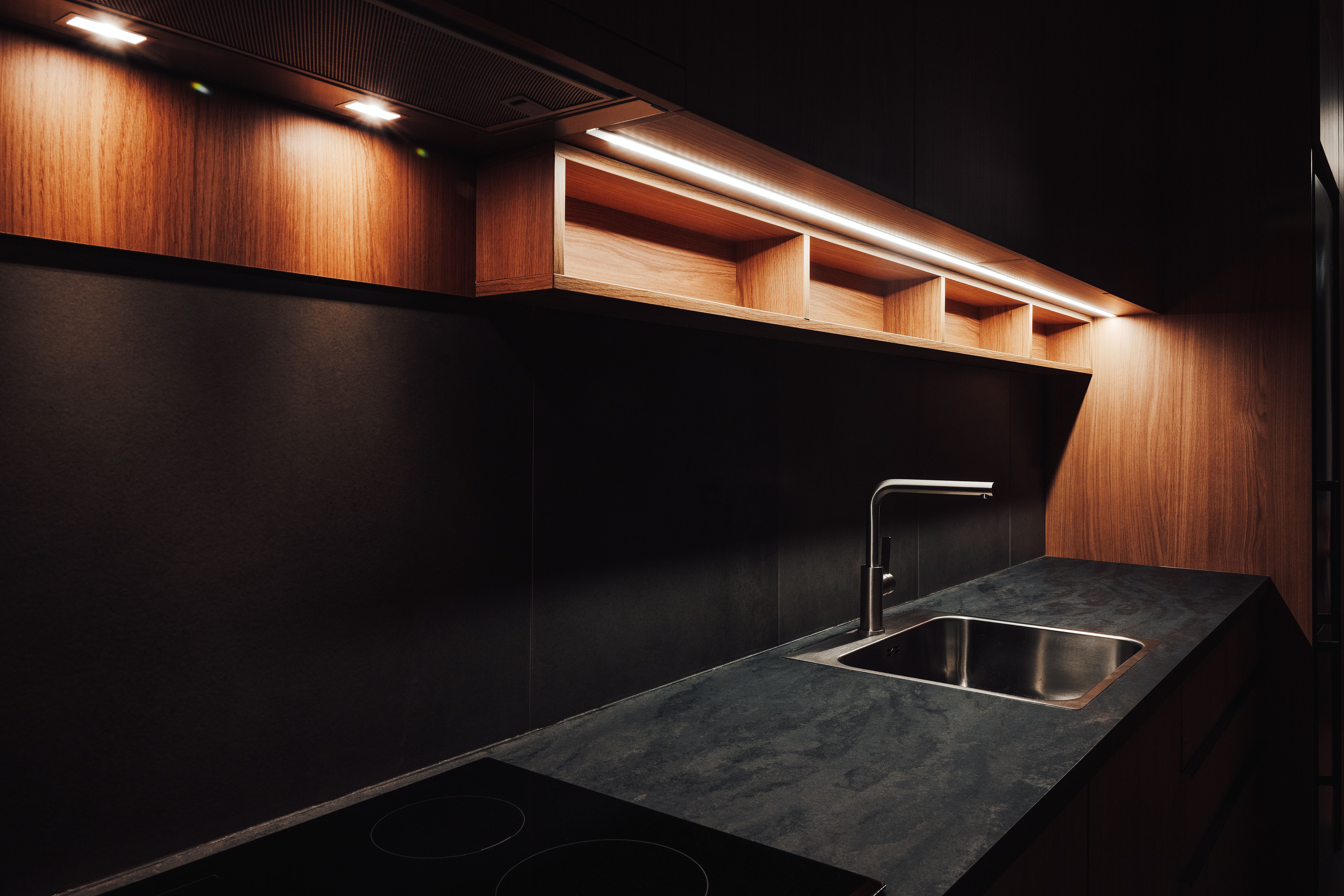 under cabinet lighting