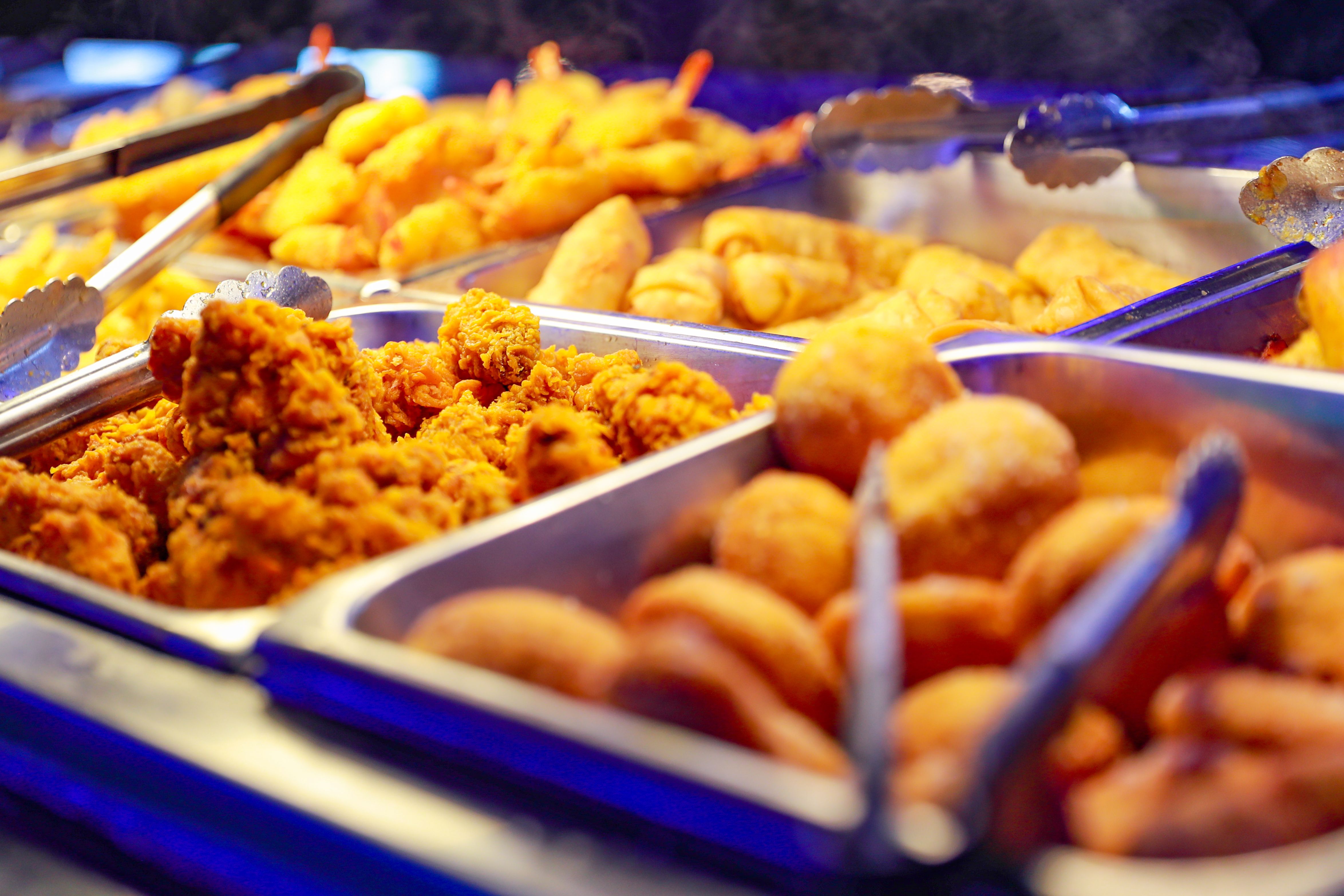 Fried chicken, shrimp and potatoes Fried chicken, shrimp and potatoes