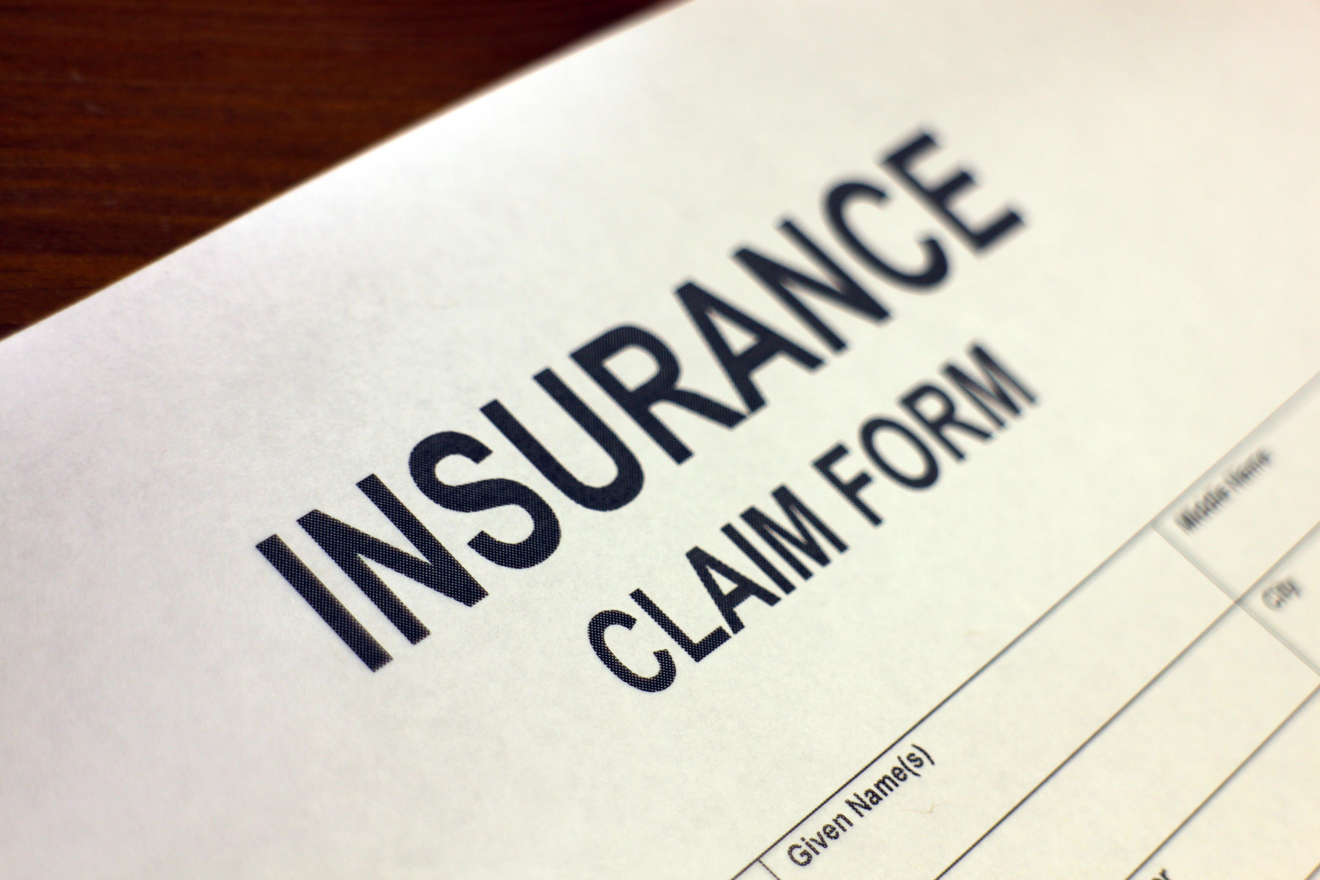 AI-powered claims processing in commercial insurance