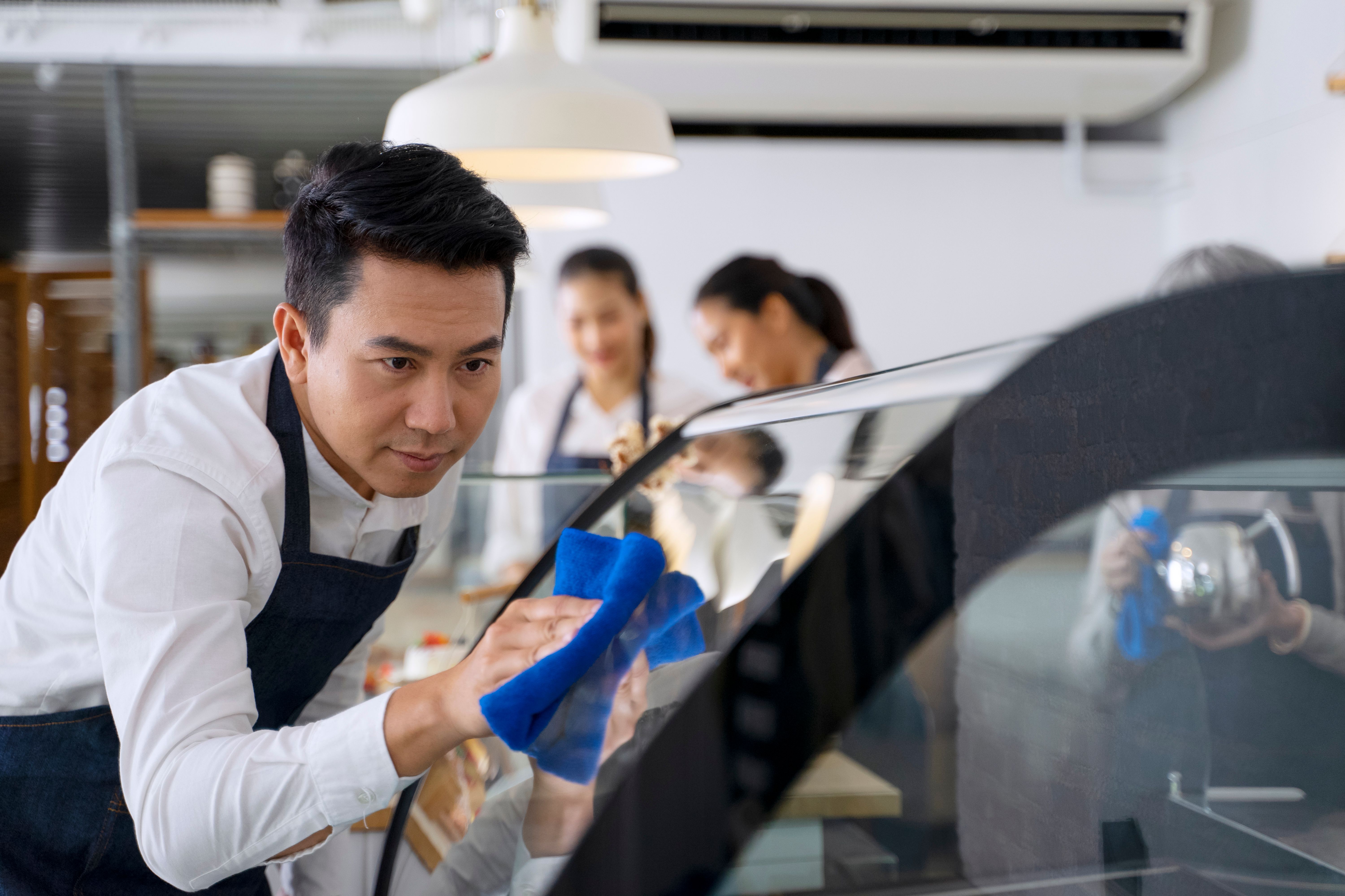 professional glass cleaning